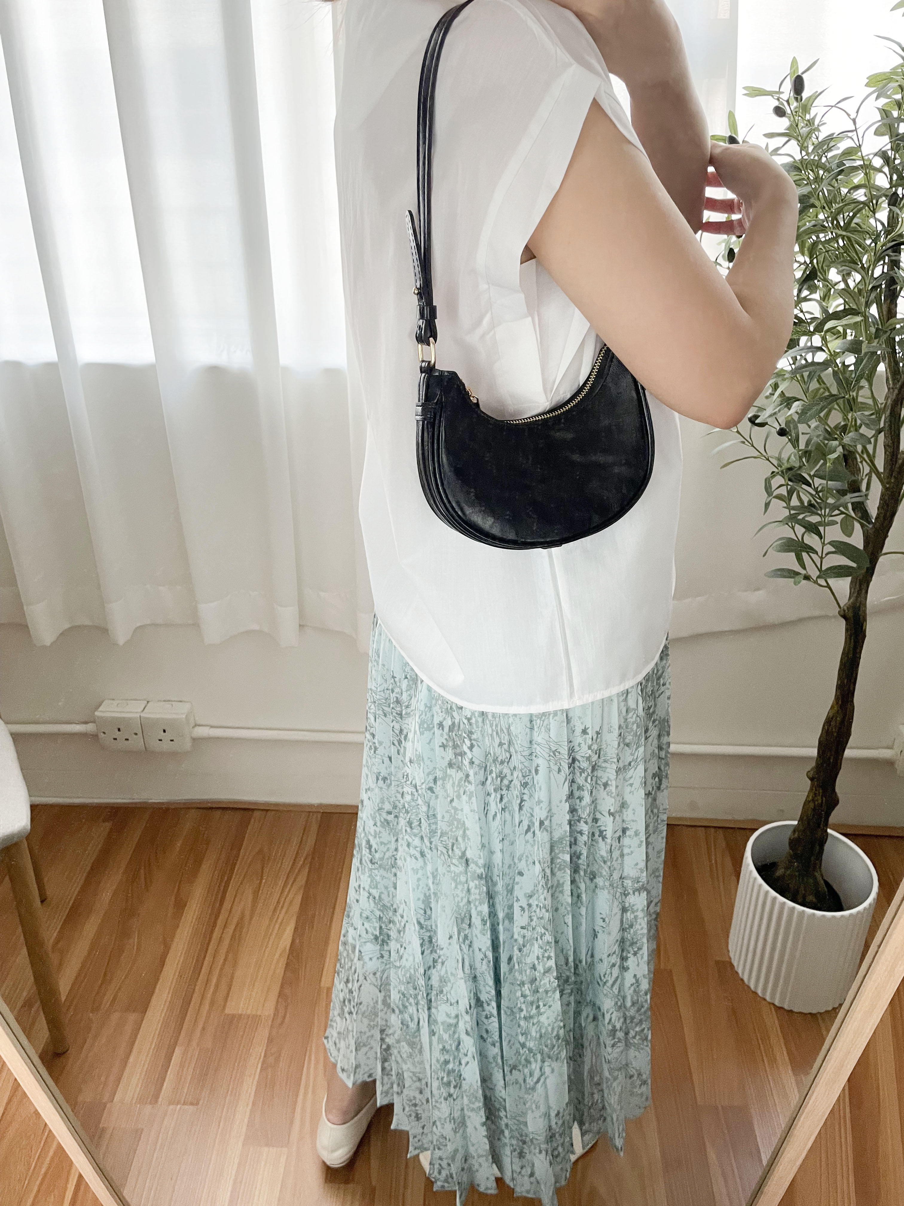 Pleated Garden 輕盈飄飄水影花枝百褶傘裙, Skirt/ SK8623 (White Sold out)