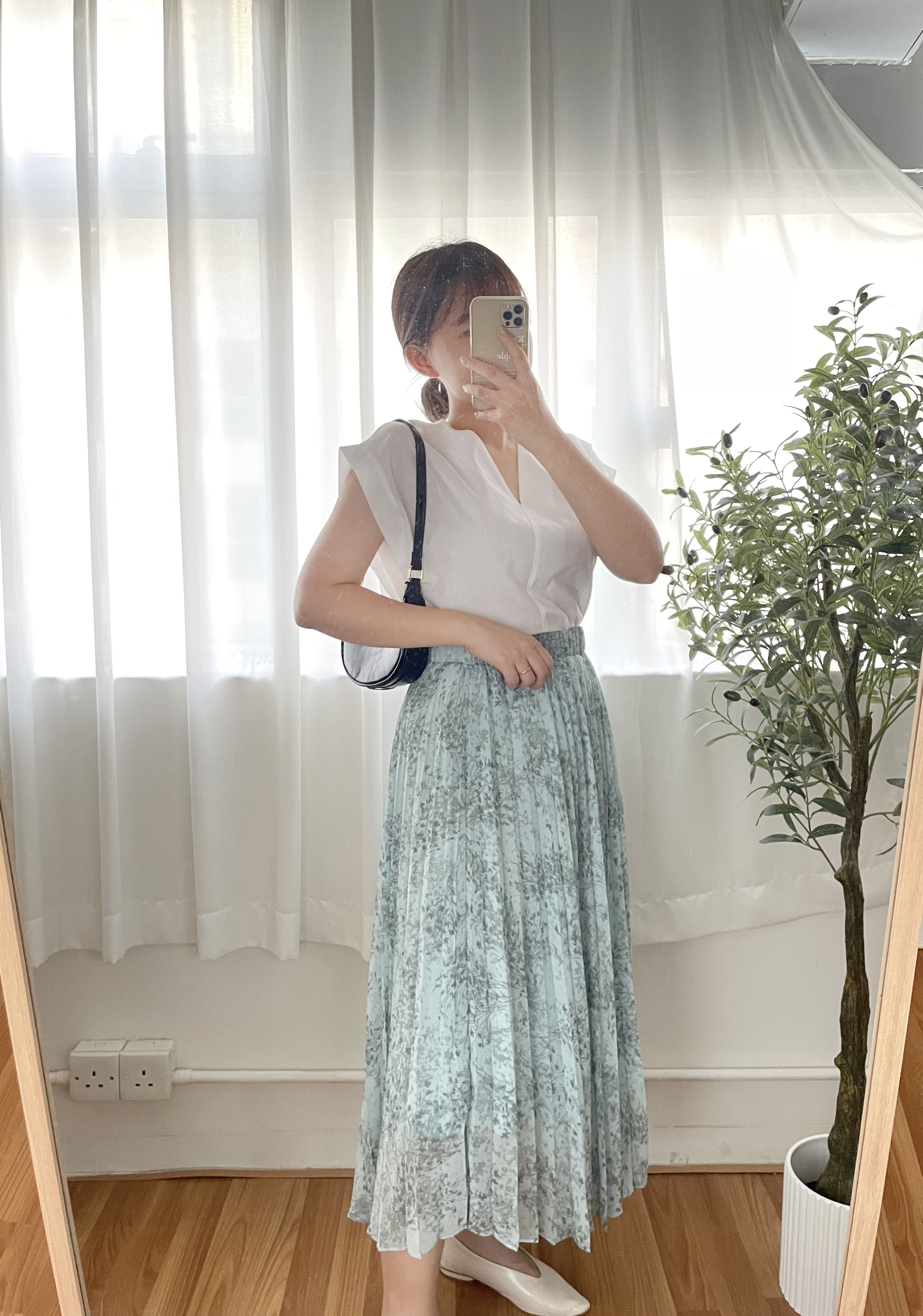 Pleated Garden 輕盈飄飄水影花枝百褶傘裙, Skirt/ SK8623 (White Sold out)