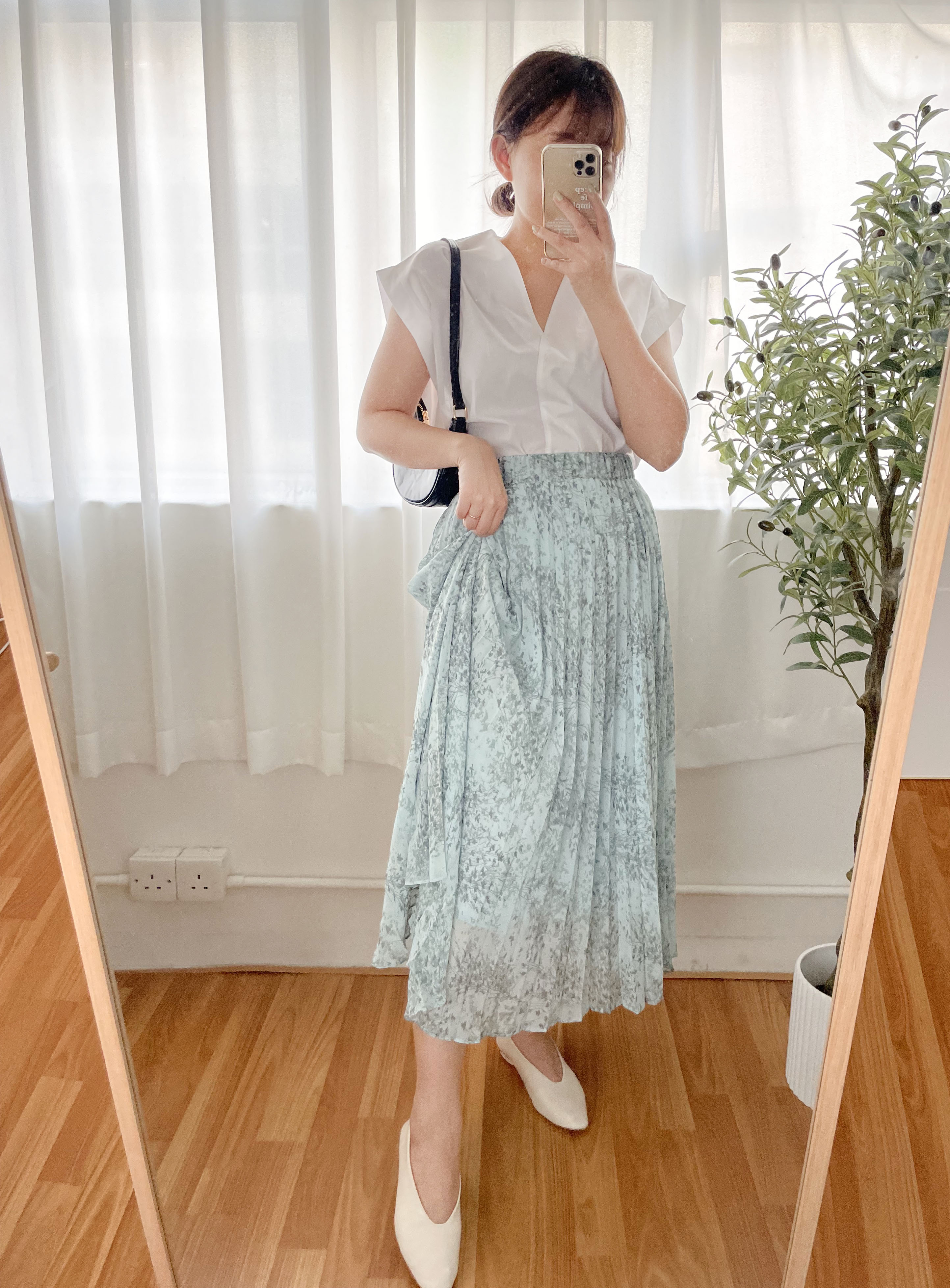 Pleated Garden 輕盈飄飄水影花枝百褶傘裙, Skirt/ SK8623 (White Sold out)