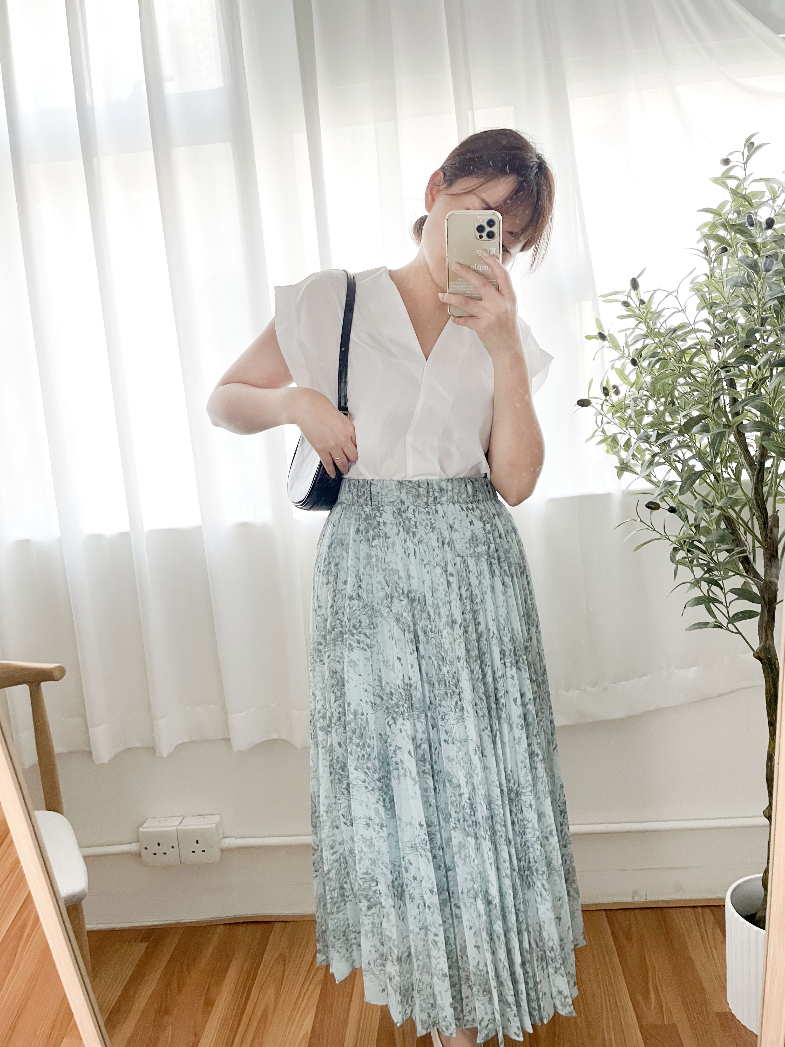 Pleated Garden 輕盈飄飄水影花枝百褶傘裙, Skirt/ SK8623 (White Sold out)