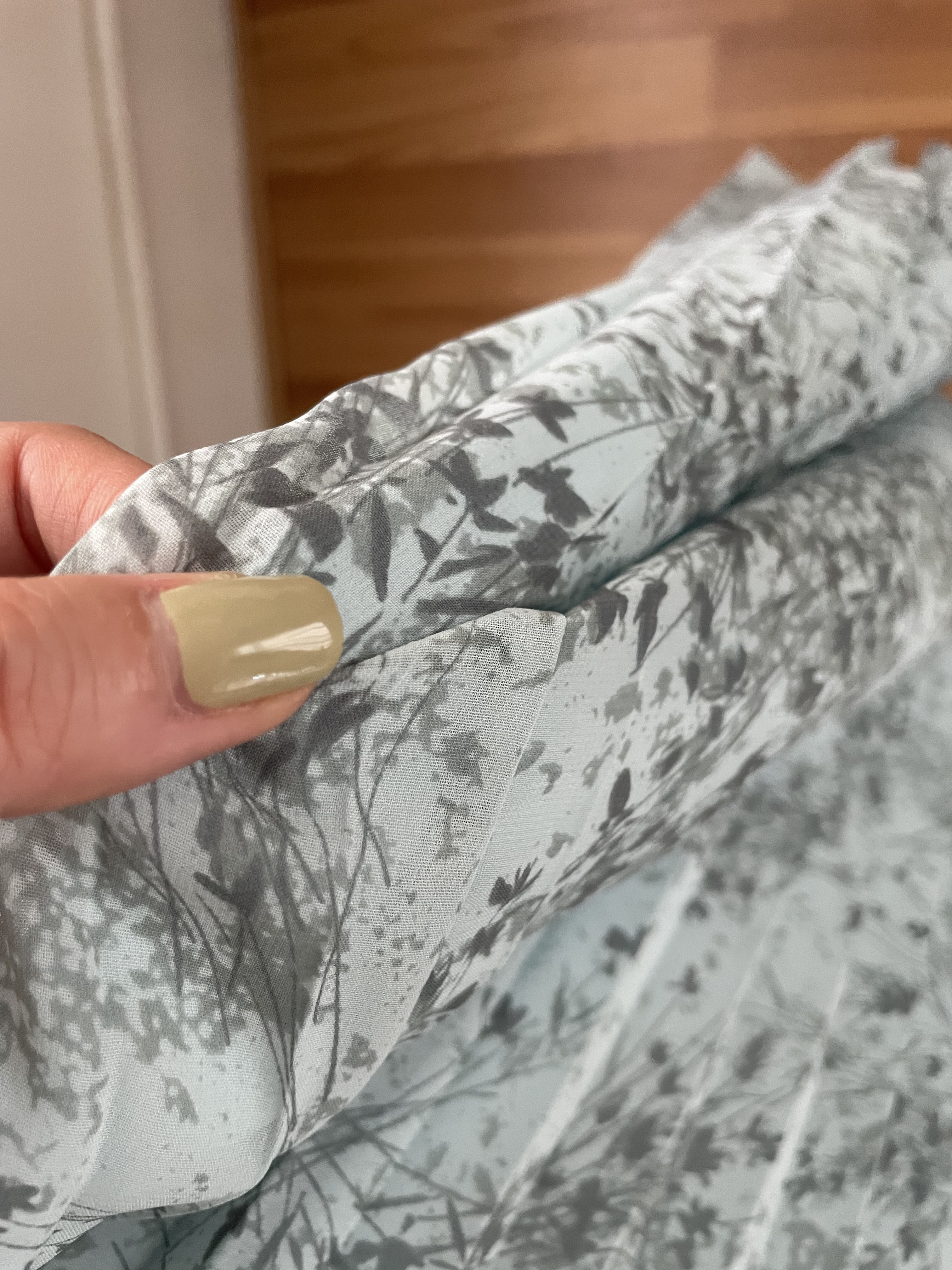 Pleated Garden 輕盈飄飄水影花枝百褶傘裙, Skirt/ SK8623 (White Sold out)