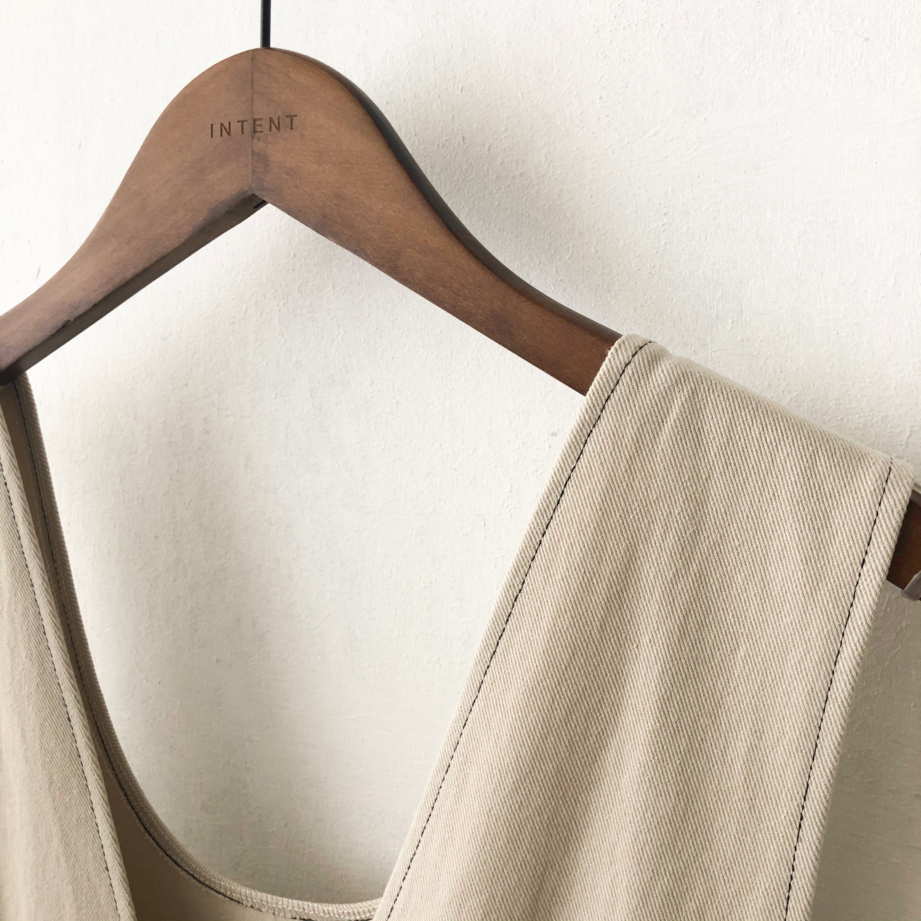 PLEATED VEST 開V領口腰線下百褶背心裙, DRESS/ DS8829