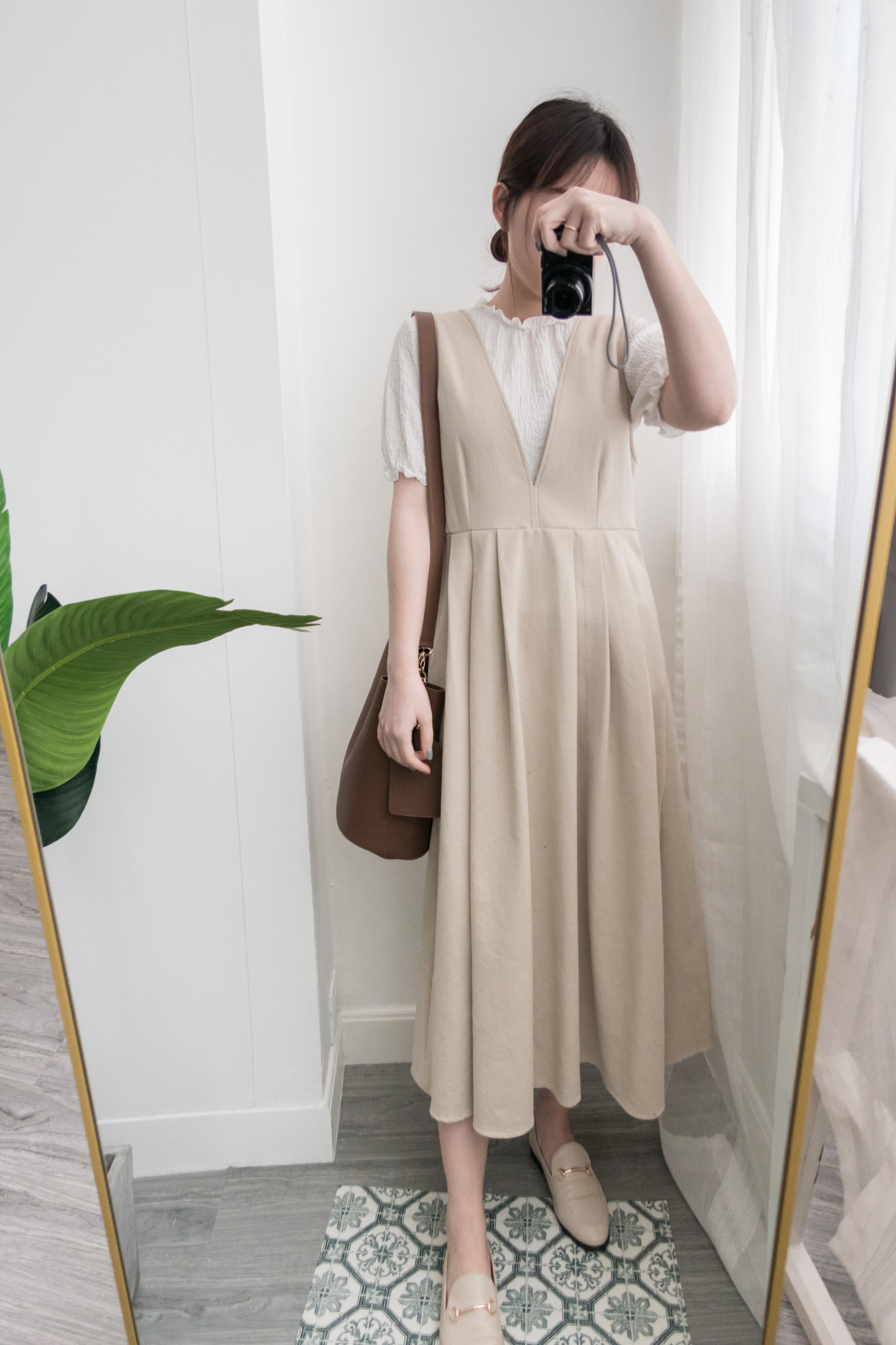 PLEATED VEST 開V領口腰線下百褶背心裙, DRESS/ DS8829