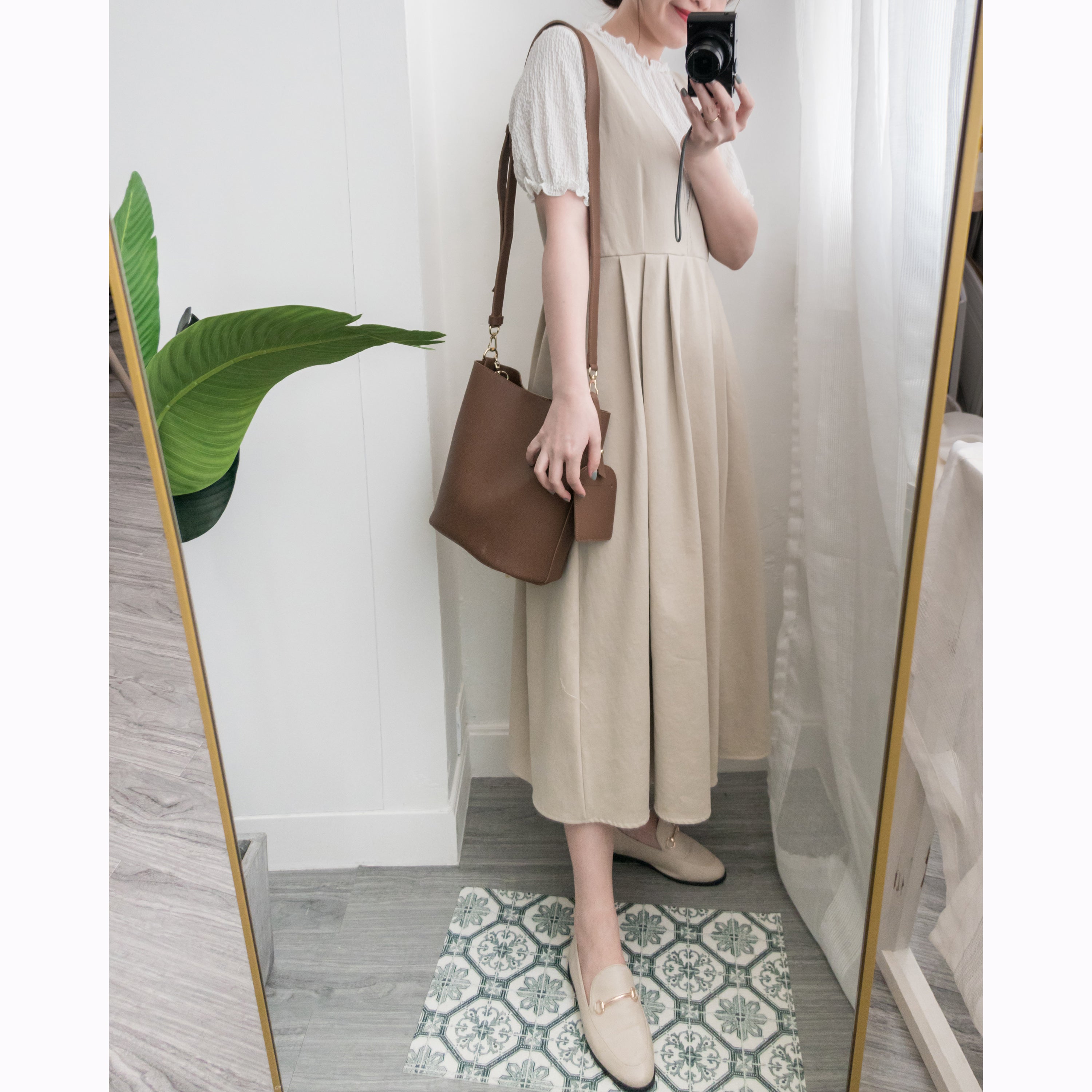PLEATED VEST 開V領口腰線下百褶背心裙, DRESS/ DS8829