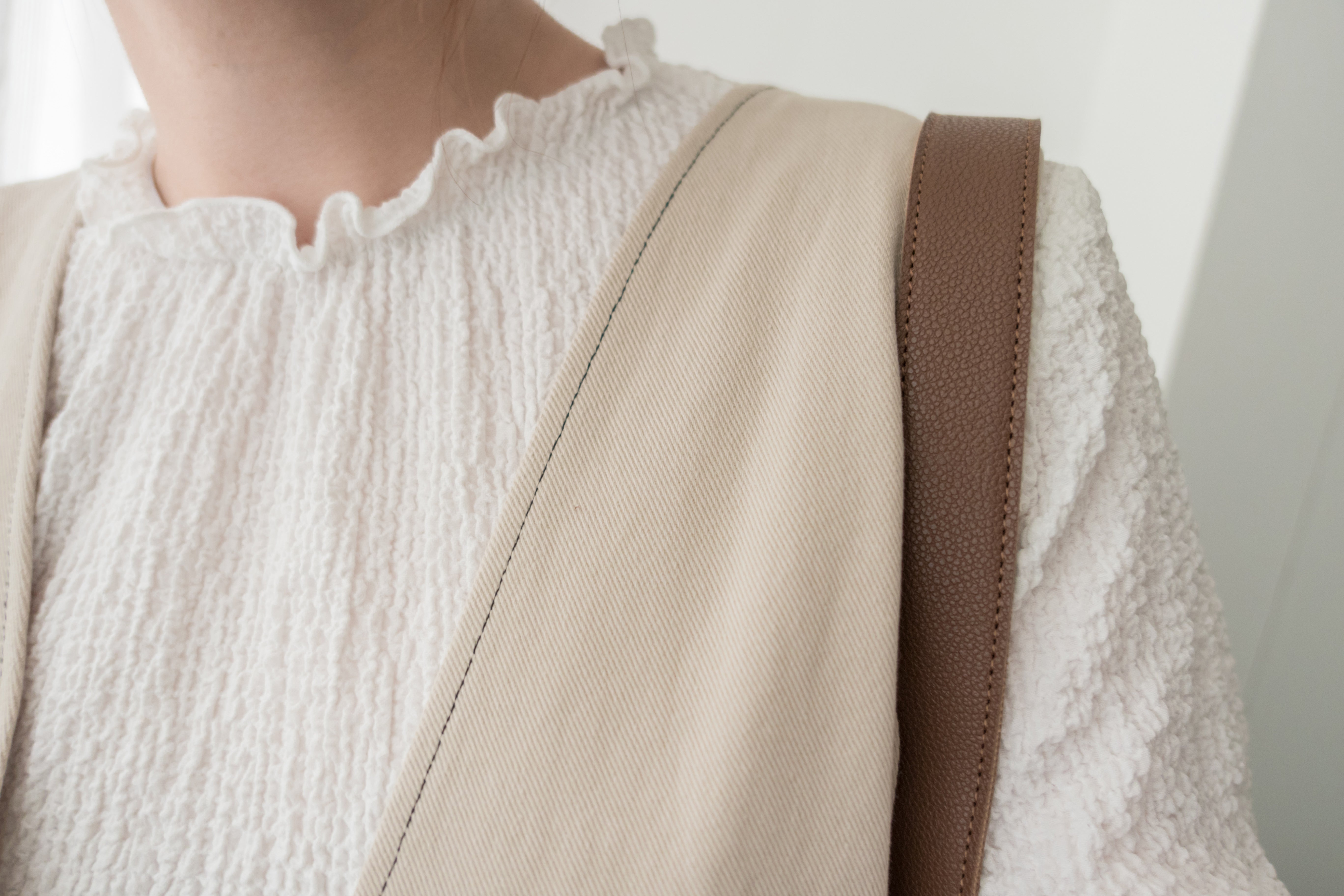 PLEATED VEST 開V領口腰線下百褶背心裙, DRESS/ DS8829