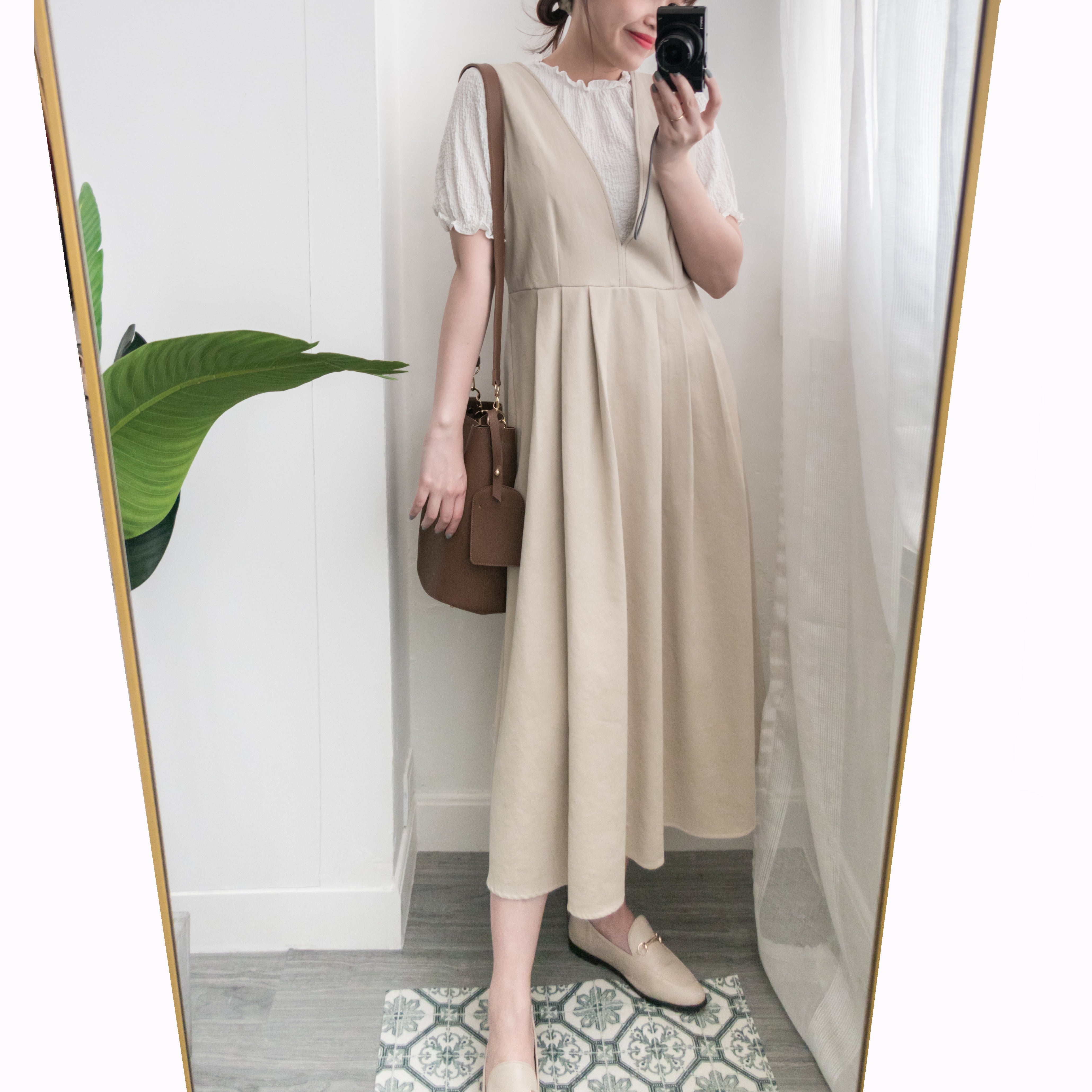 PLEATED VEST 開V領口腰線下百褶背心裙, DRESS/ DS8829