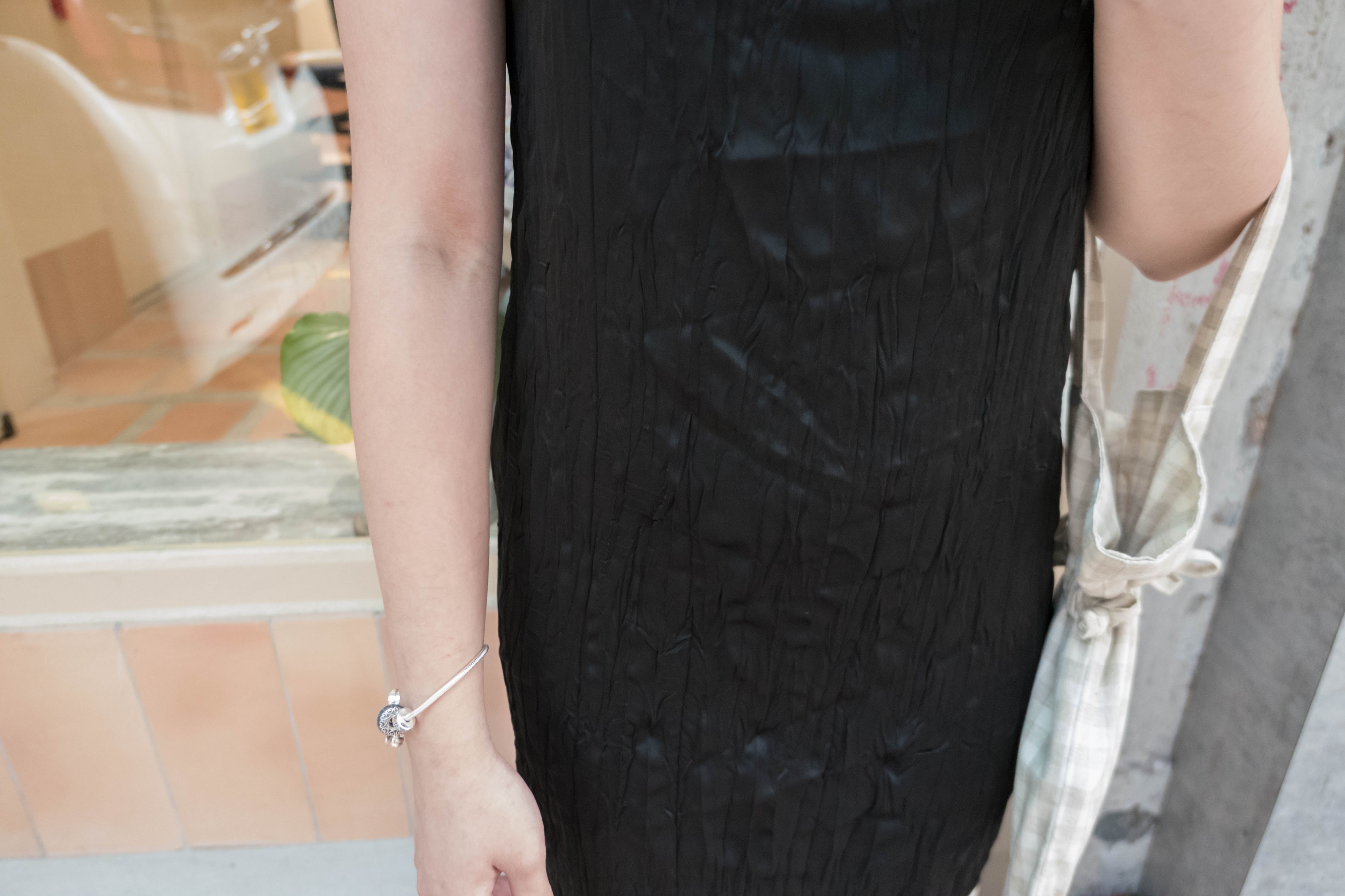 Black 皺紋小優雅吊帶連身裙, Dress/ DS8905