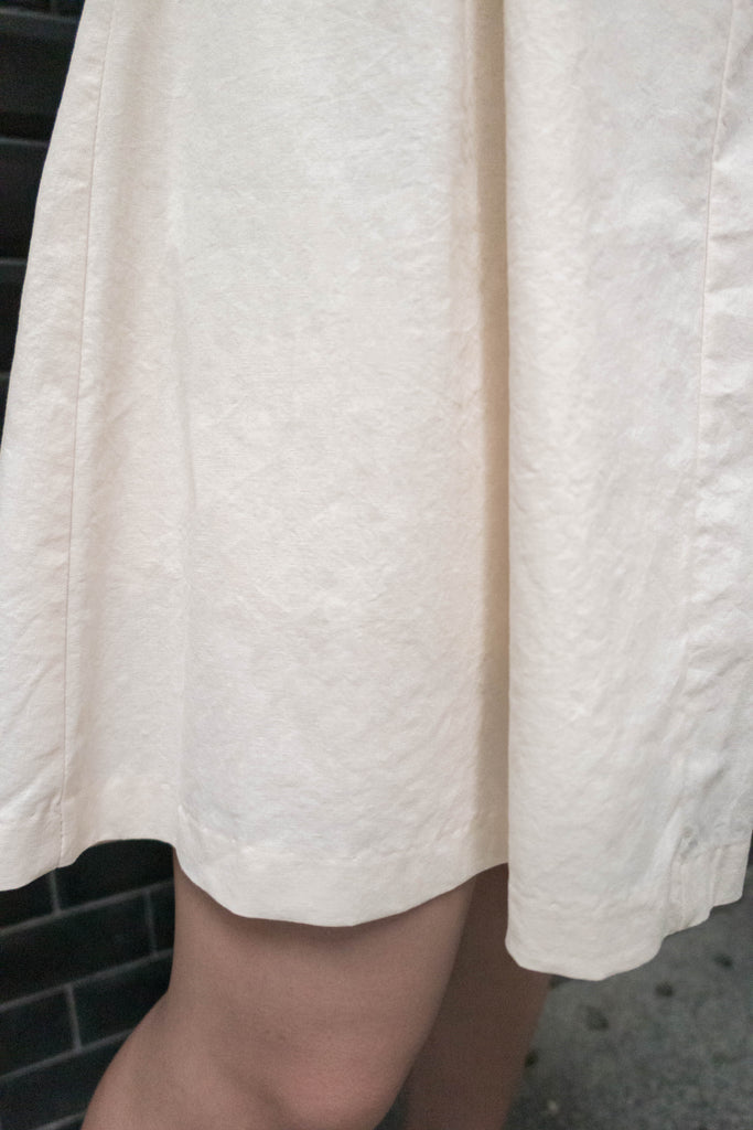 Diana 米白方領Ruffle裝飾車褶舒適修腰, Dress/ DS8912