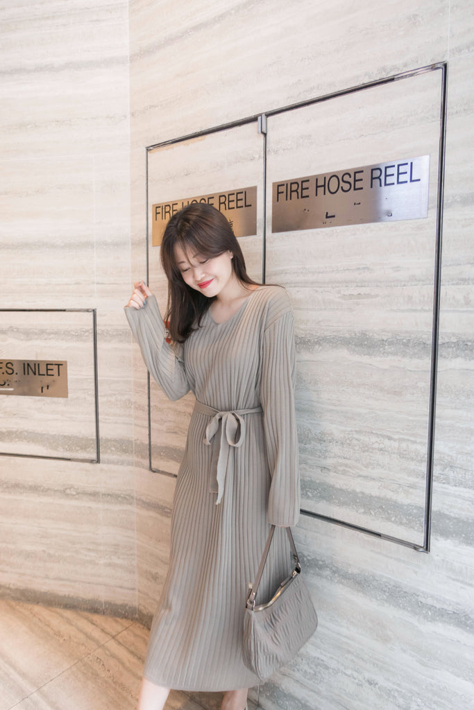 Anden 柔軟彈性寬鬆修腰直紋裙, Dress/ DS8935