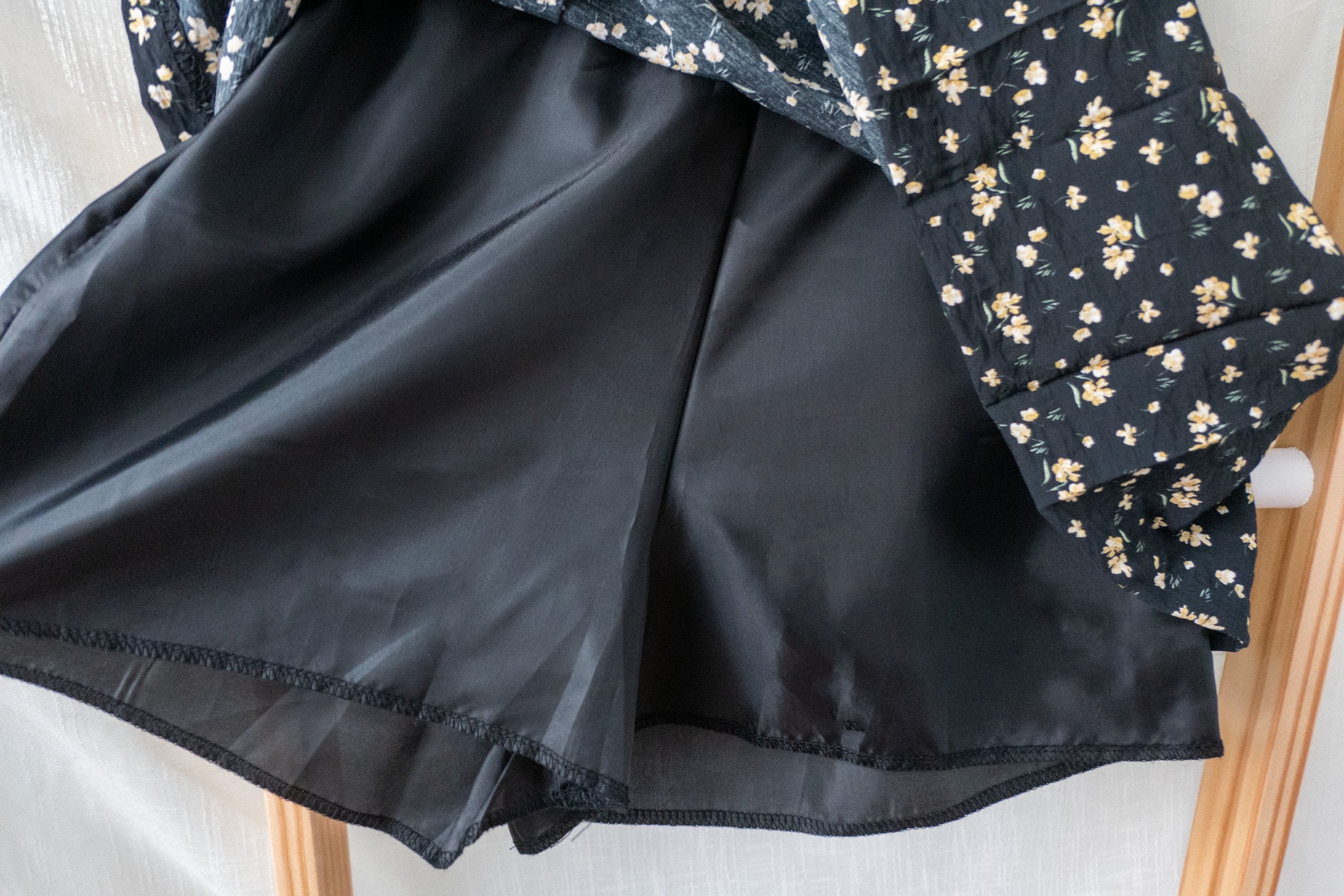 Sea Flower 水彩小碎花車褶顯瘦散形裙褲, Skirt Pants/ SK8596 (white sold out)