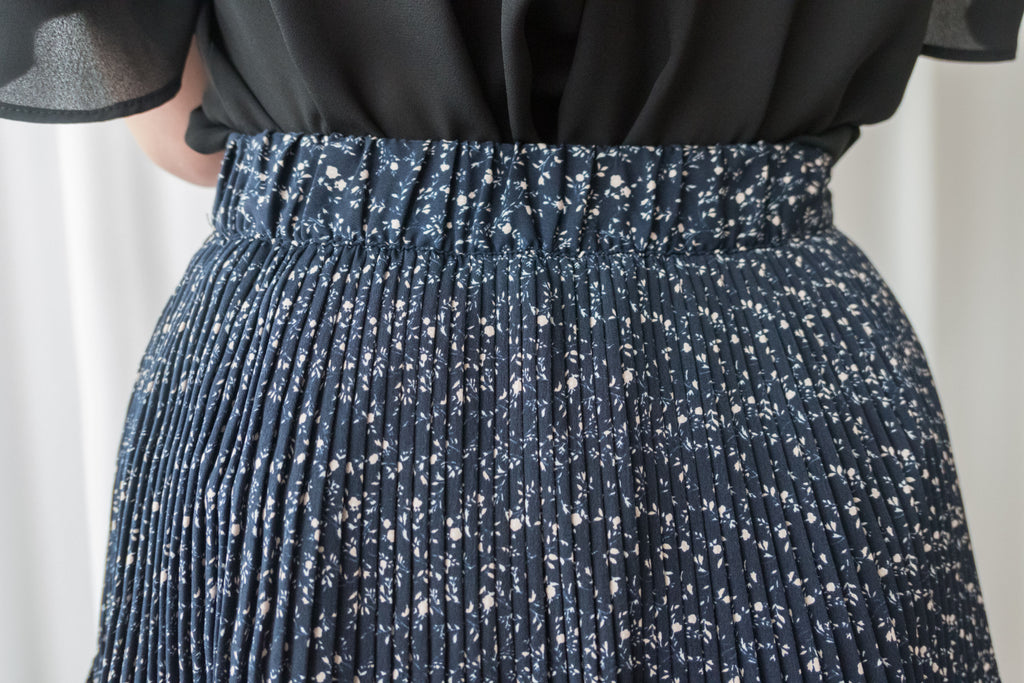 Navy Floral 細百褶小波浪裙擺裙褲, Skirt/ SK8612