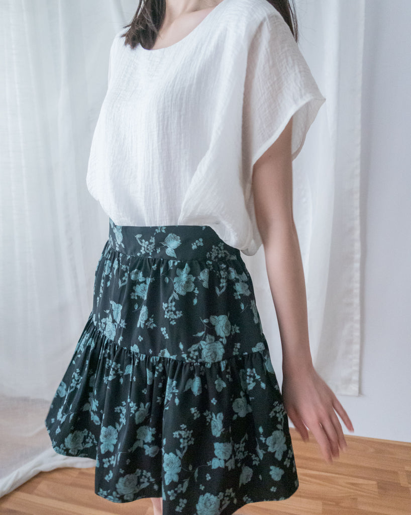 Lisianthus 黑色線條桔梗雙層傘裙(褲裡), Skirt/ SK8629