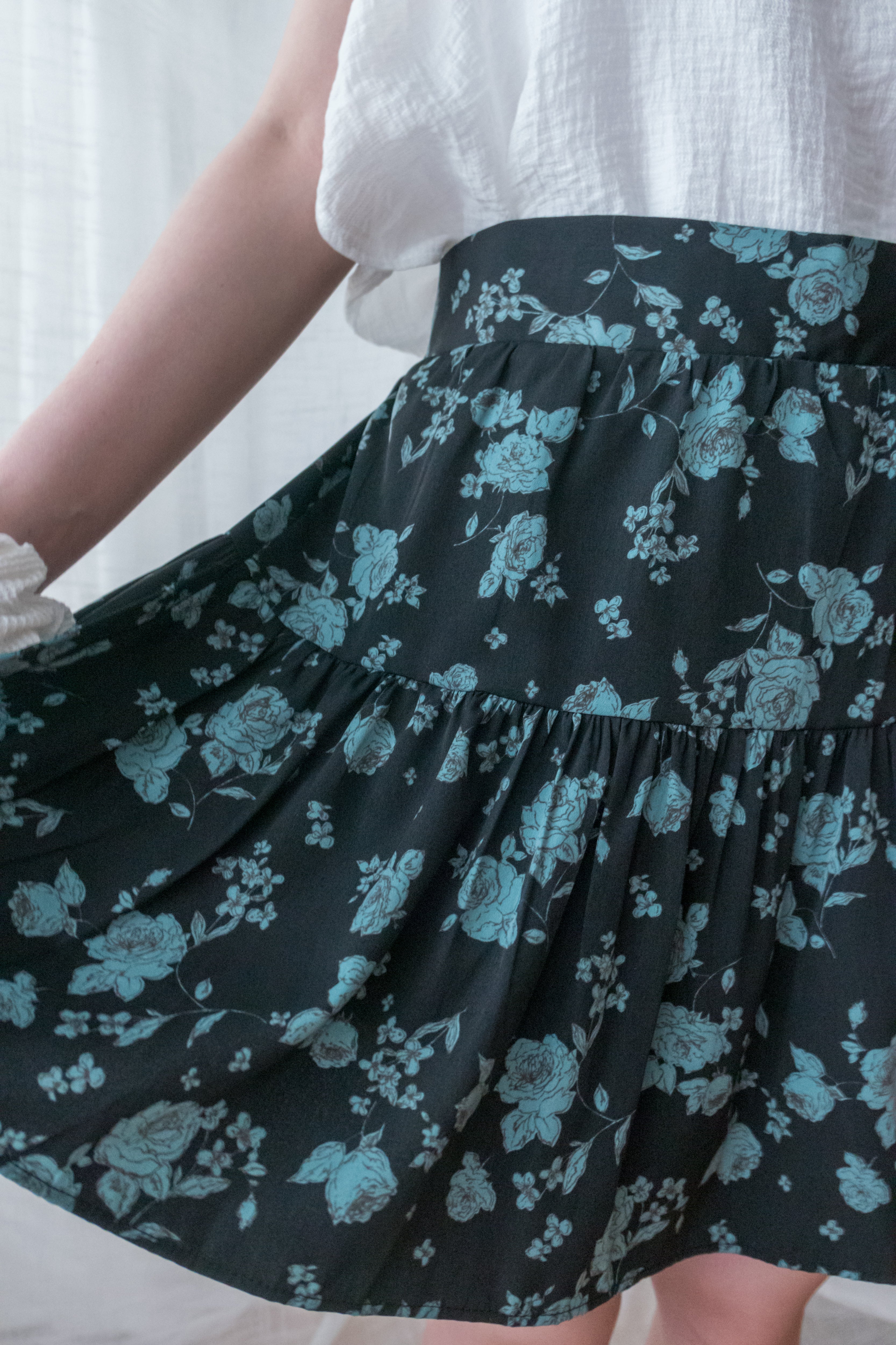 Lisianthus 黑色線條桔梗雙層傘裙(褲裡), Skirt/ SK8629