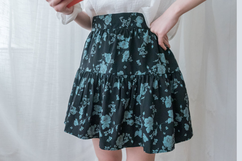 Lisianthus 黑色線條桔梗雙層傘裙(褲裡), Skirt/ SK8629
