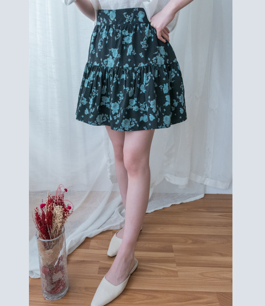 Lisianthus 黑色線條桔梗雙層傘裙(褲裡), Skirt/ SK8629