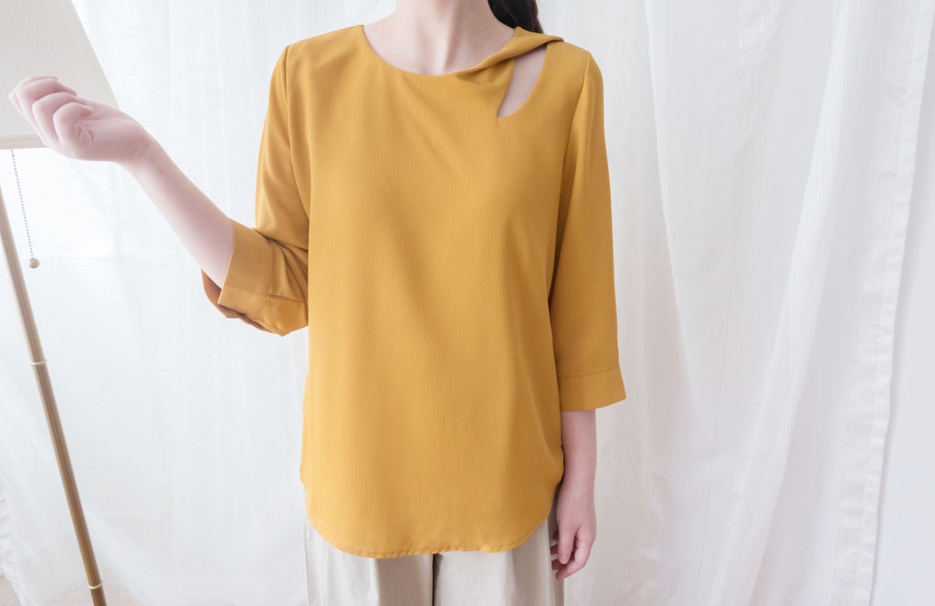 Mustard Twist 芥末黃開領扭紋帶雪紡上衣, Blouse/ BU8838