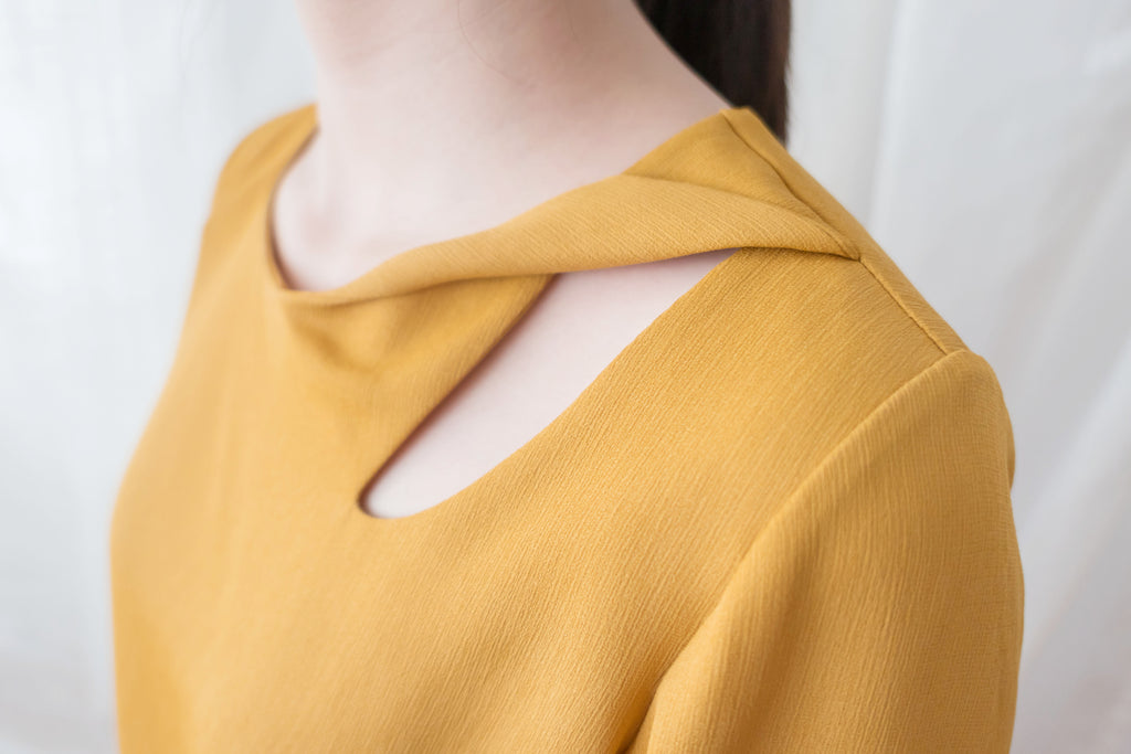 Mustard Twist 芥末黃開領扭紋帶雪紡上衣, Blouse/ BU8838