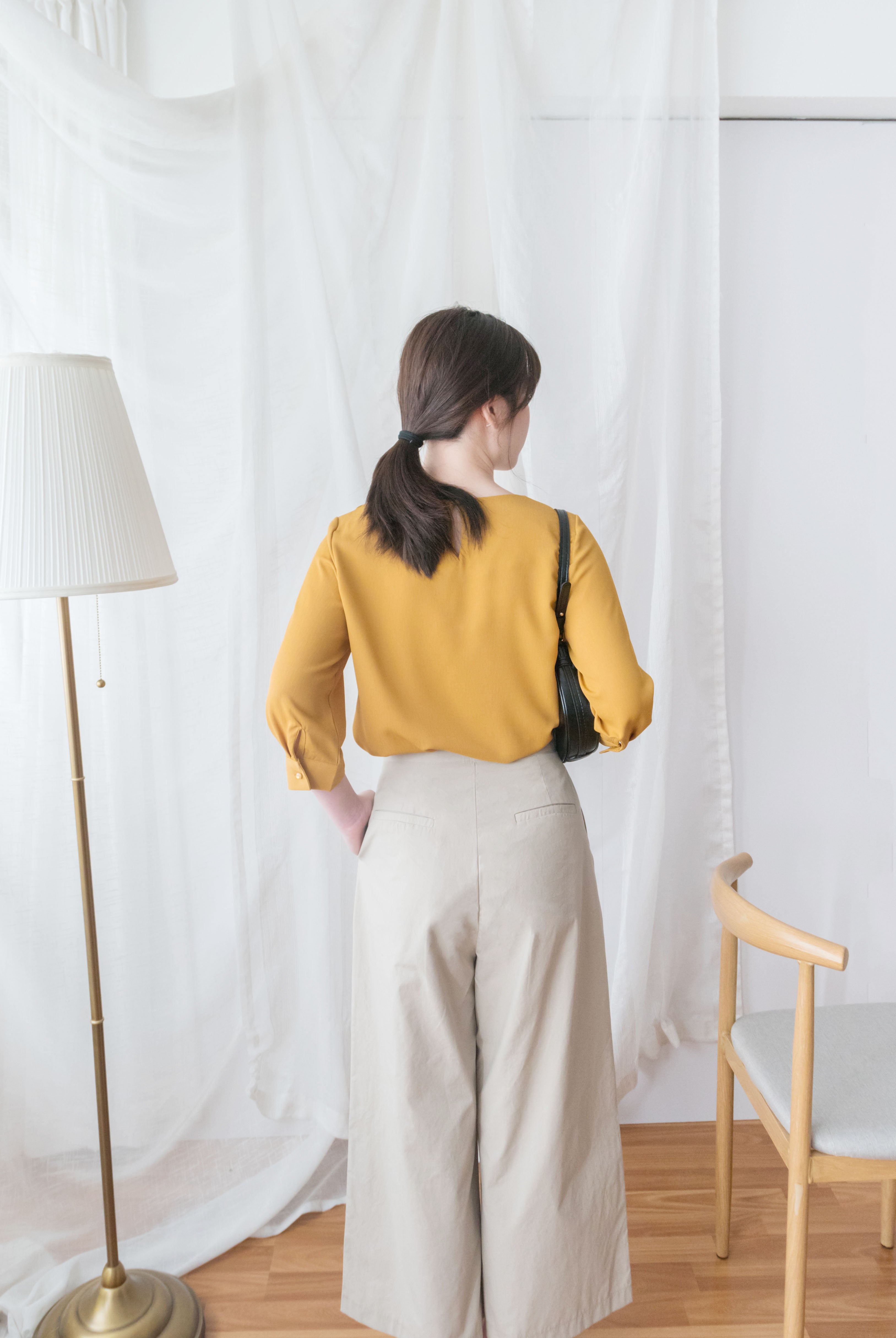 Mustard Twist 芥末黃開領扭紋帶雪紡上衣, Blouse/ BU8838