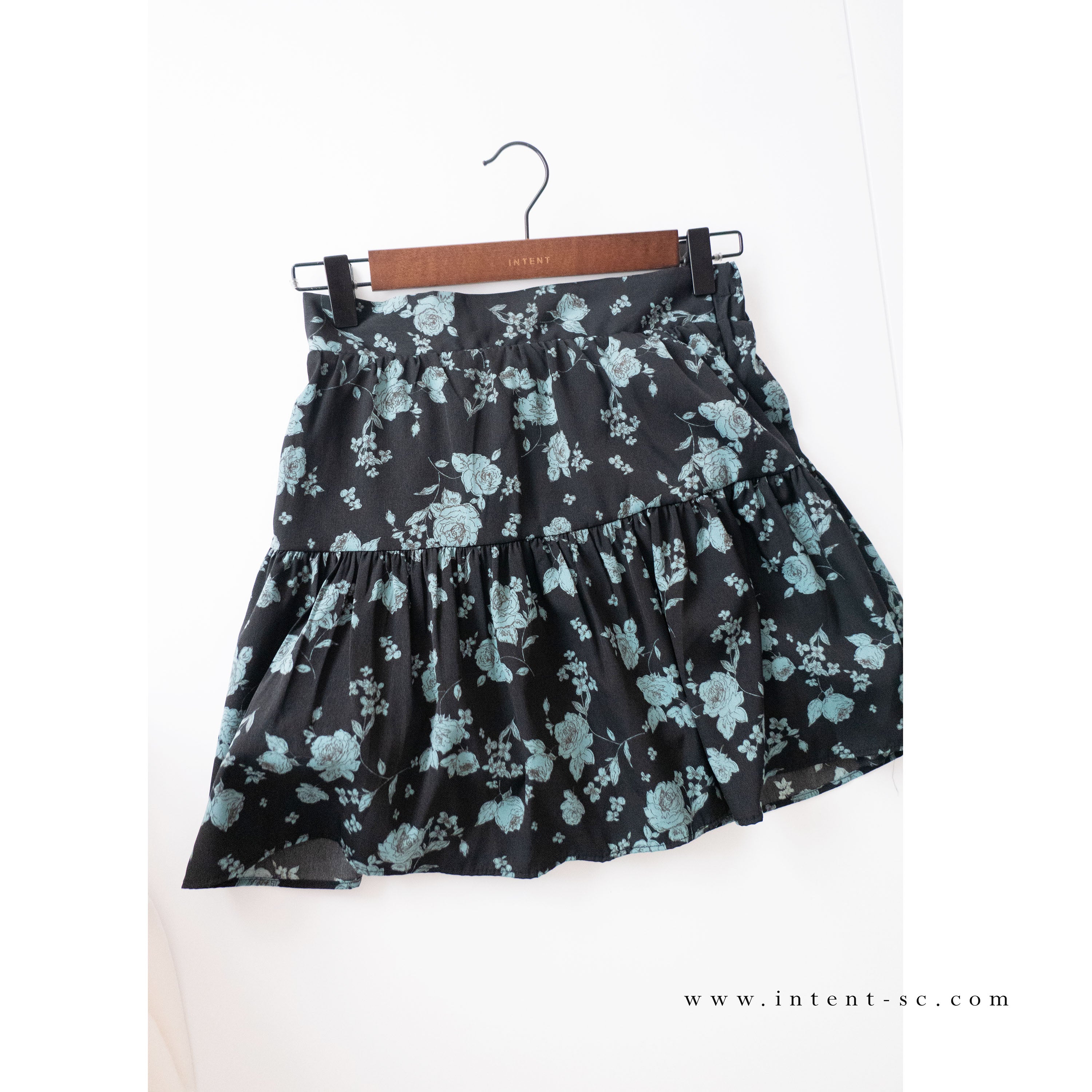 Lisianthus 黑色線條桔梗雙層傘裙(褲裡), Skirt/ SK8629