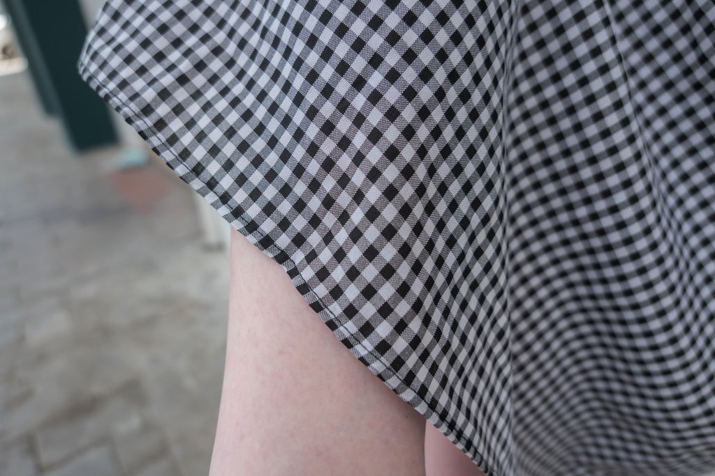 Check 飄逸格子假修腰口袋吊帶裙, Dress/ DS9102