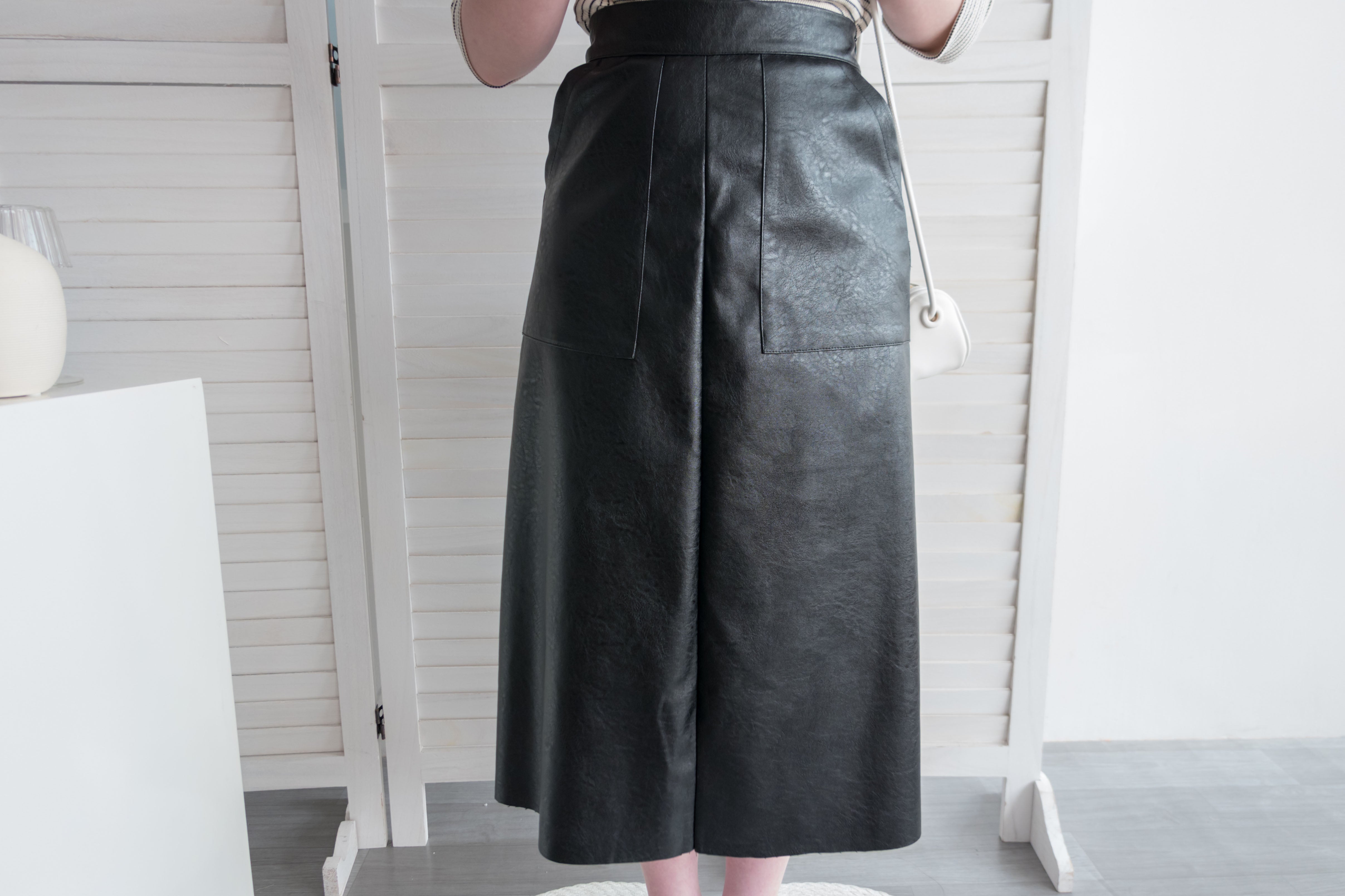 Faux Leather 簡約皮感雙口袋半身裙, Skirt/ SK8646