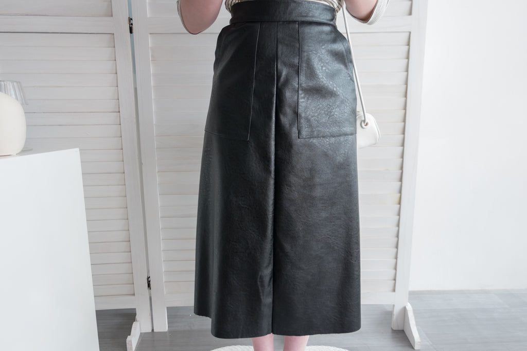 Faux Leather 簡約皮感雙口袋半身裙, Skirt/ SK8646