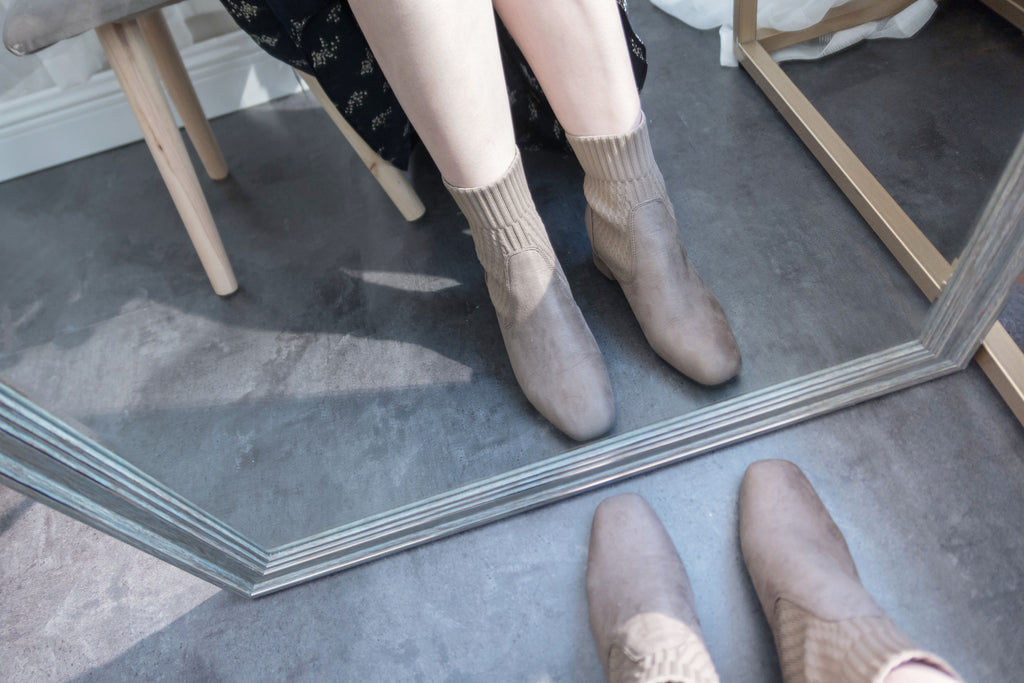 Elastic Socks 啡色彈性花紋金邊後踭, Boots/ SH8072