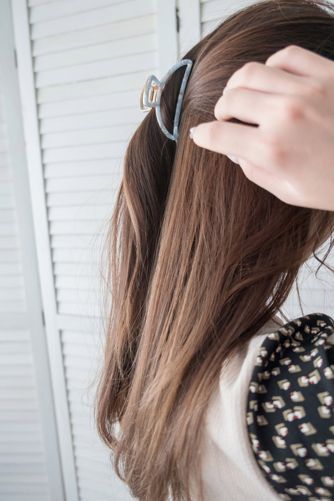 Half Moon, Clip/ HA8117