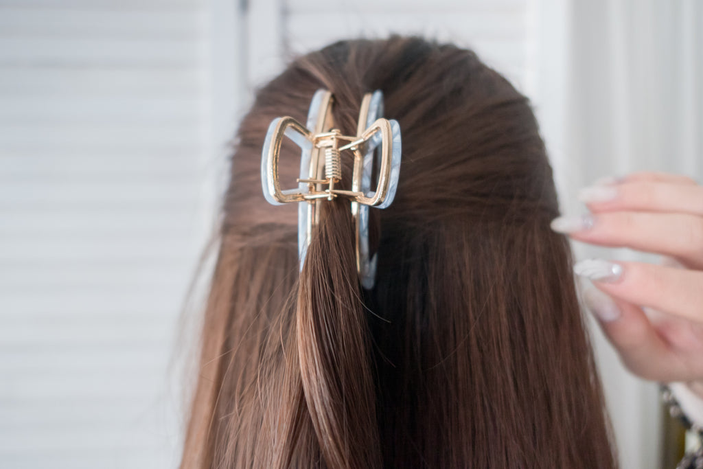 Half Moon, Clip/ HA8117
