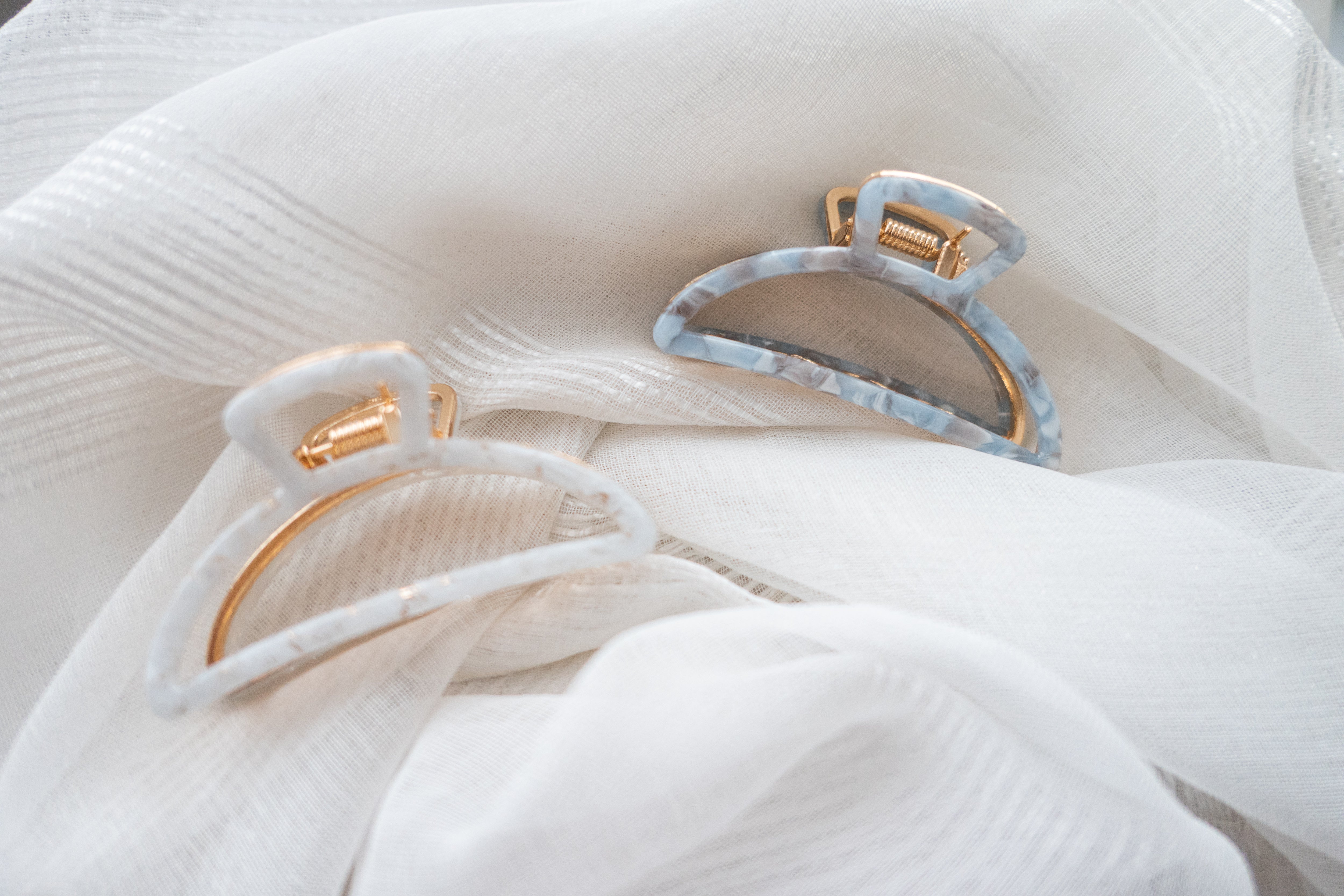 Half Moon, Clip/ HA8117