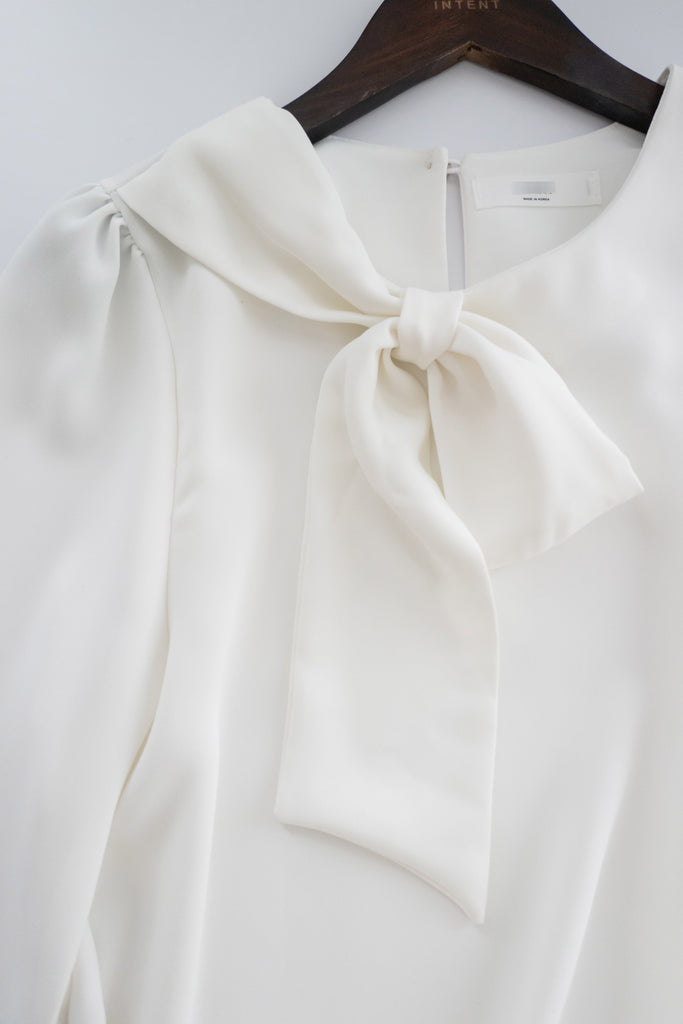 Side Scarf 簡約側蝴蝶領帶, Blouse/ BU8870 (white sold out)