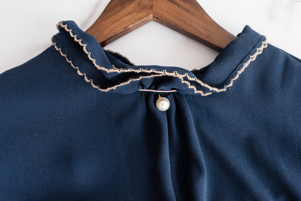 Ruffle Collar 氣質雪紡線條花邊珍珠領口, Blouse/ BU8885 (navy sold out)