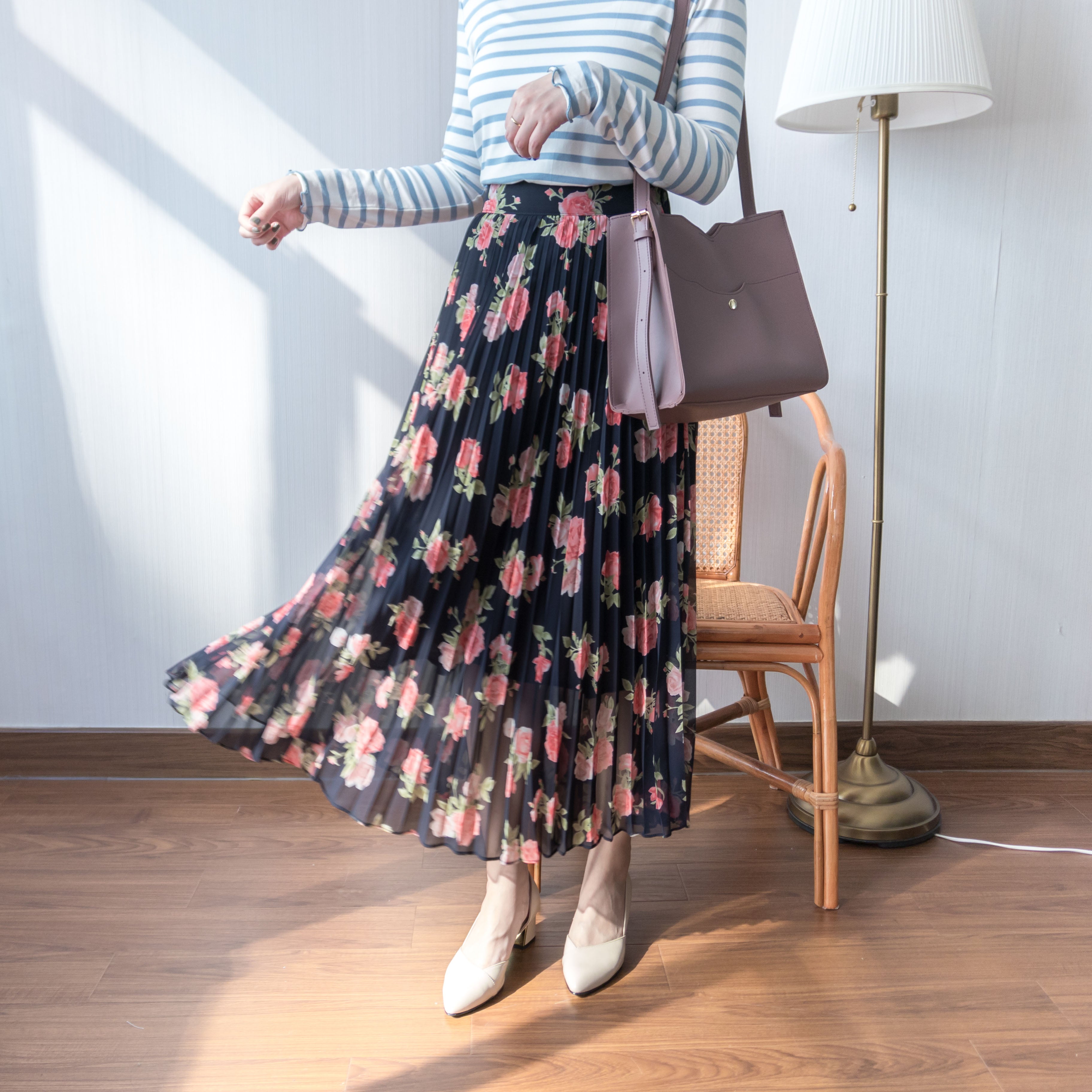 Passionate Rose 深藍色玫瑰印花層次感百褶裙, Skirt/ SK8349