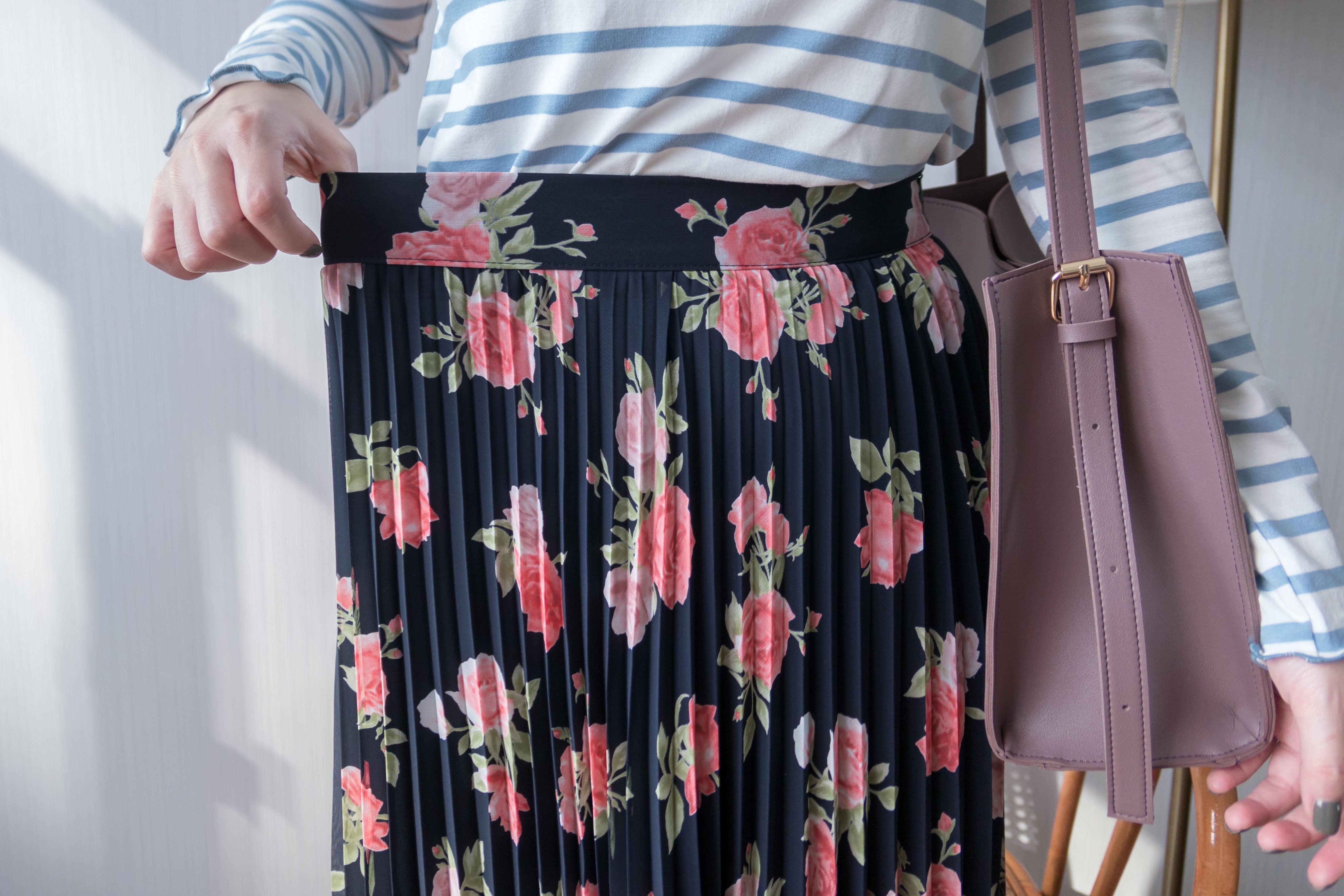 Passionate Rose 深藍色玫瑰印花層次感百褶裙, Skirt/ SK8349