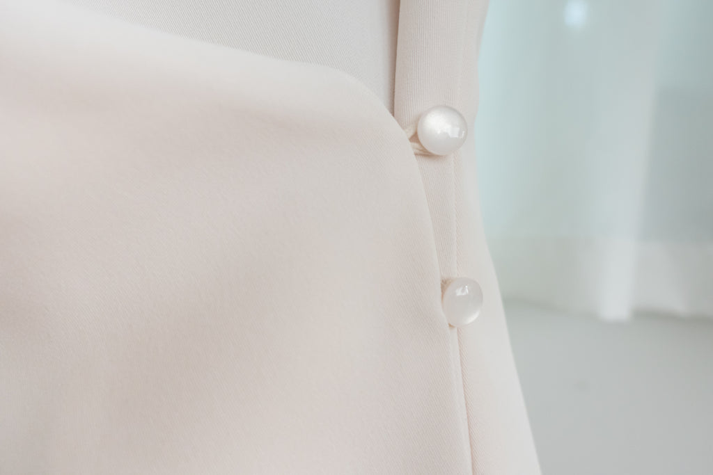 Floral White 垂感包裹式側鈕扣, Blouse/ BU8865