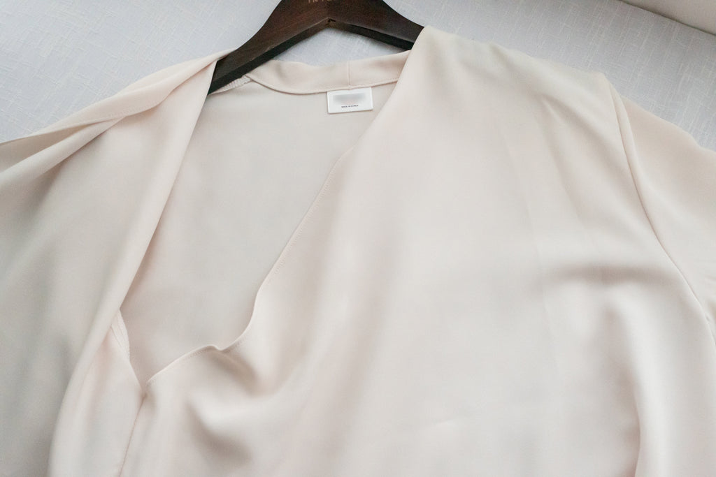 Floral White 垂感包裹式側鈕扣, Blouse/ BU8865