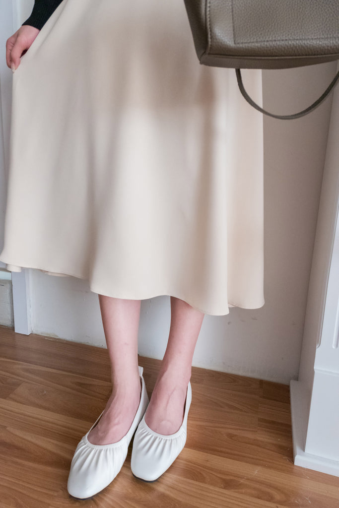 Silk Smooth 四色絲滑質料顯瘦傘形長裙, Skirt/ SK8673 (Ivory/black sold out)