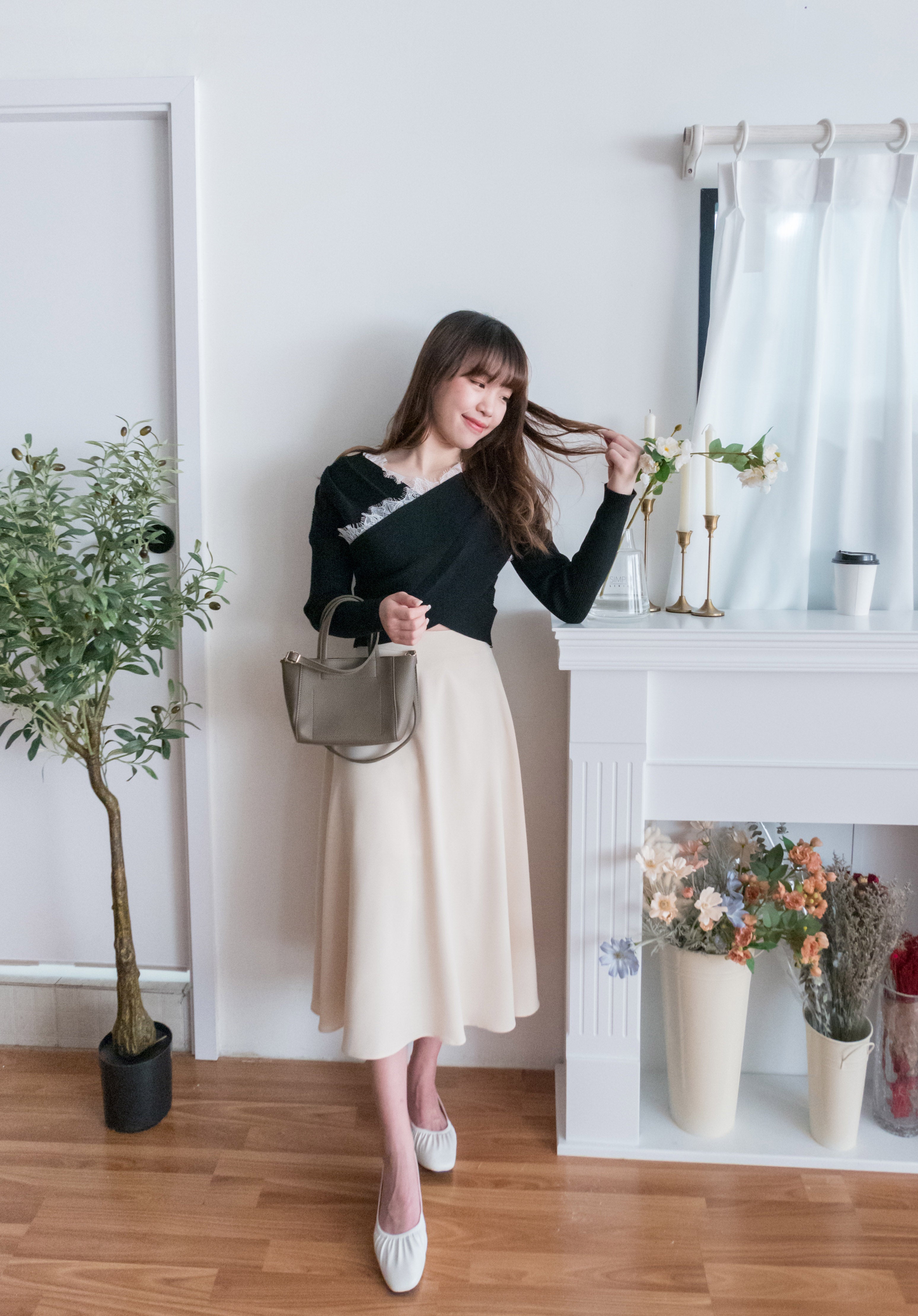 Silk Smooth 四色絲滑質料顯瘦傘形長裙, Skirt/ SK8673 (Ivory/black sold out)