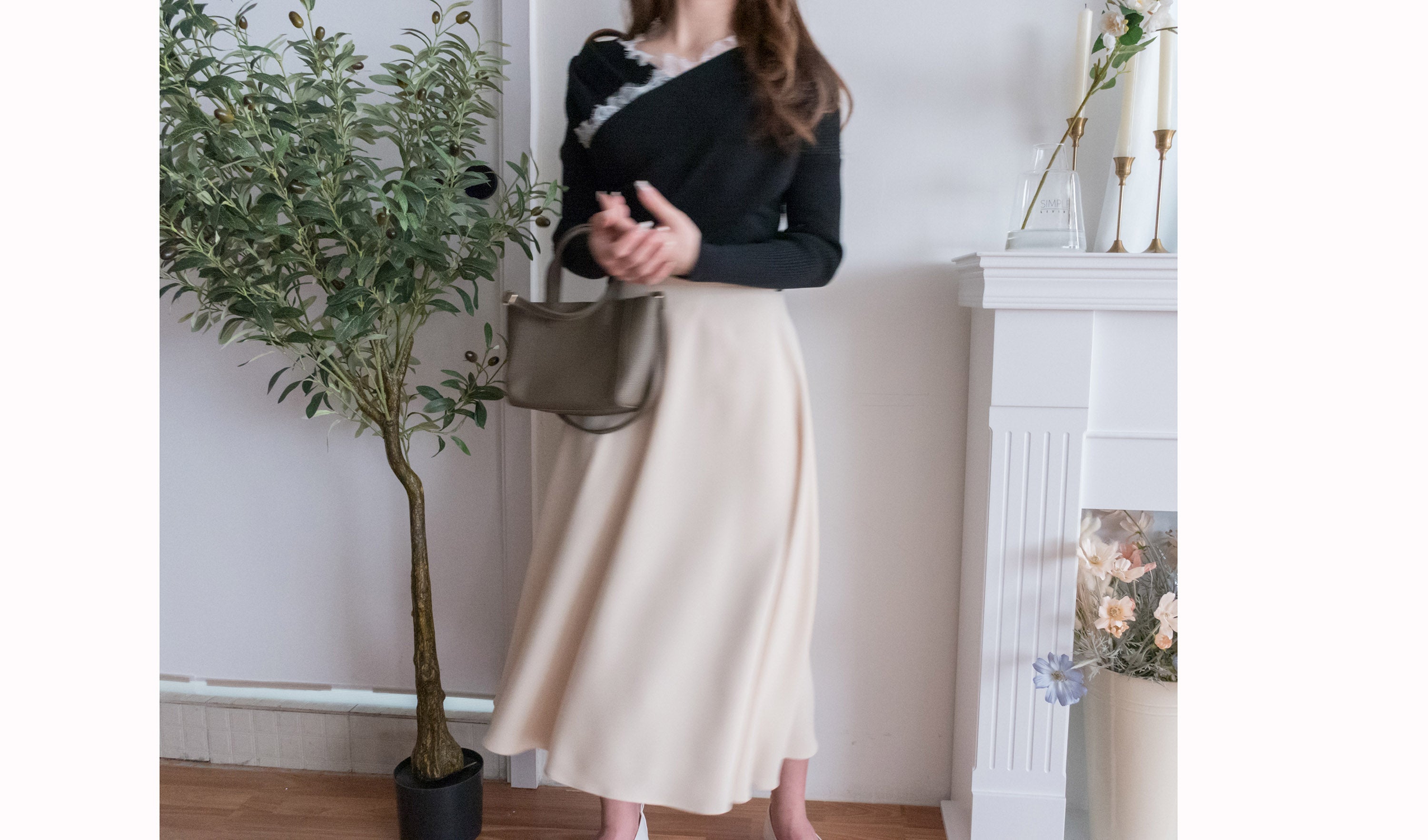 Silk Smooth 四色絲滑質料顯瘦傘形長裙, Skirt/ SK8673 (Ivory/black sold out)