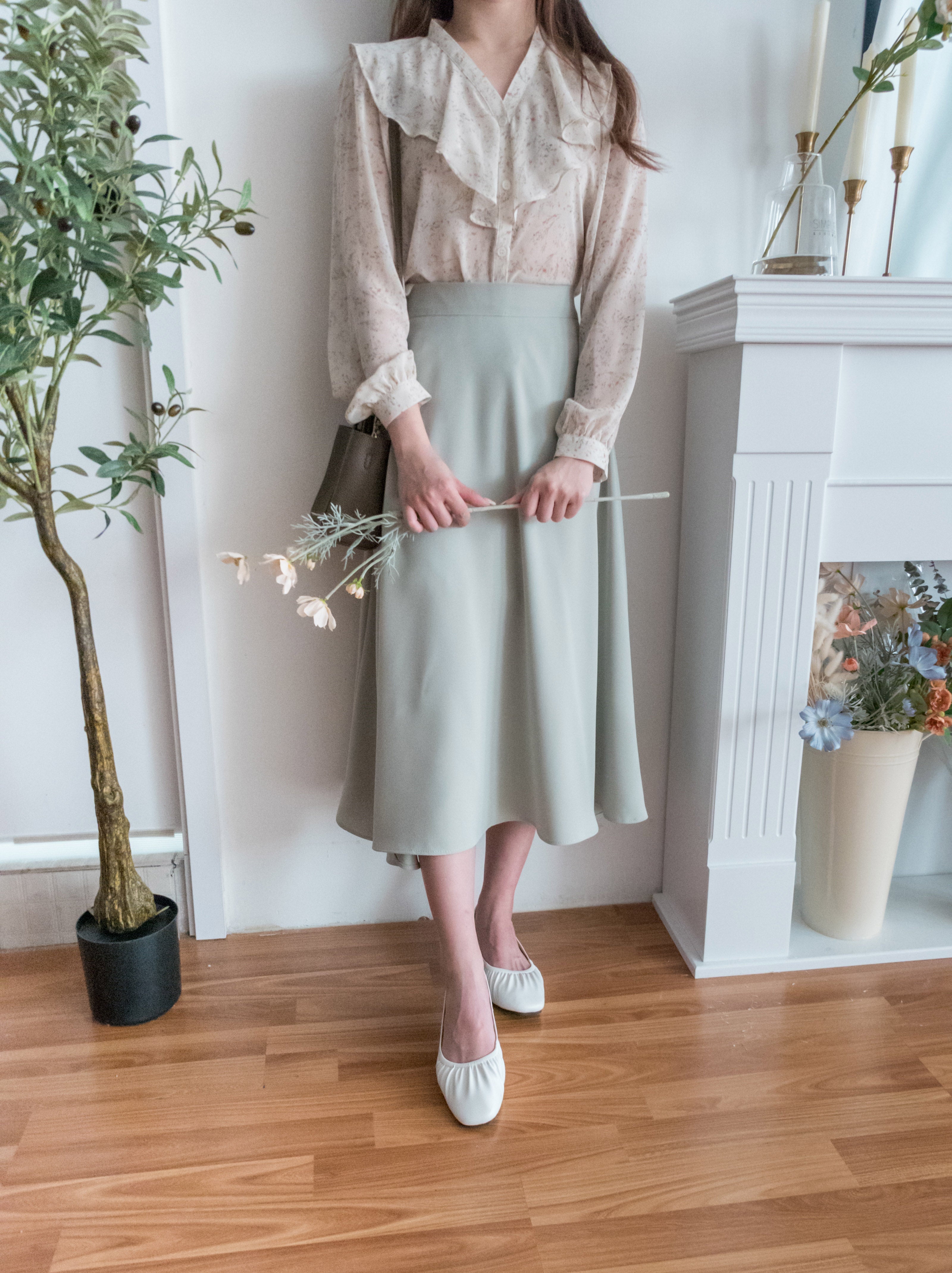 Silk Smooth 四色絲滑質料顯瘦傘形長裙, Skirt/ SK8673 (Ivory/black sold out)