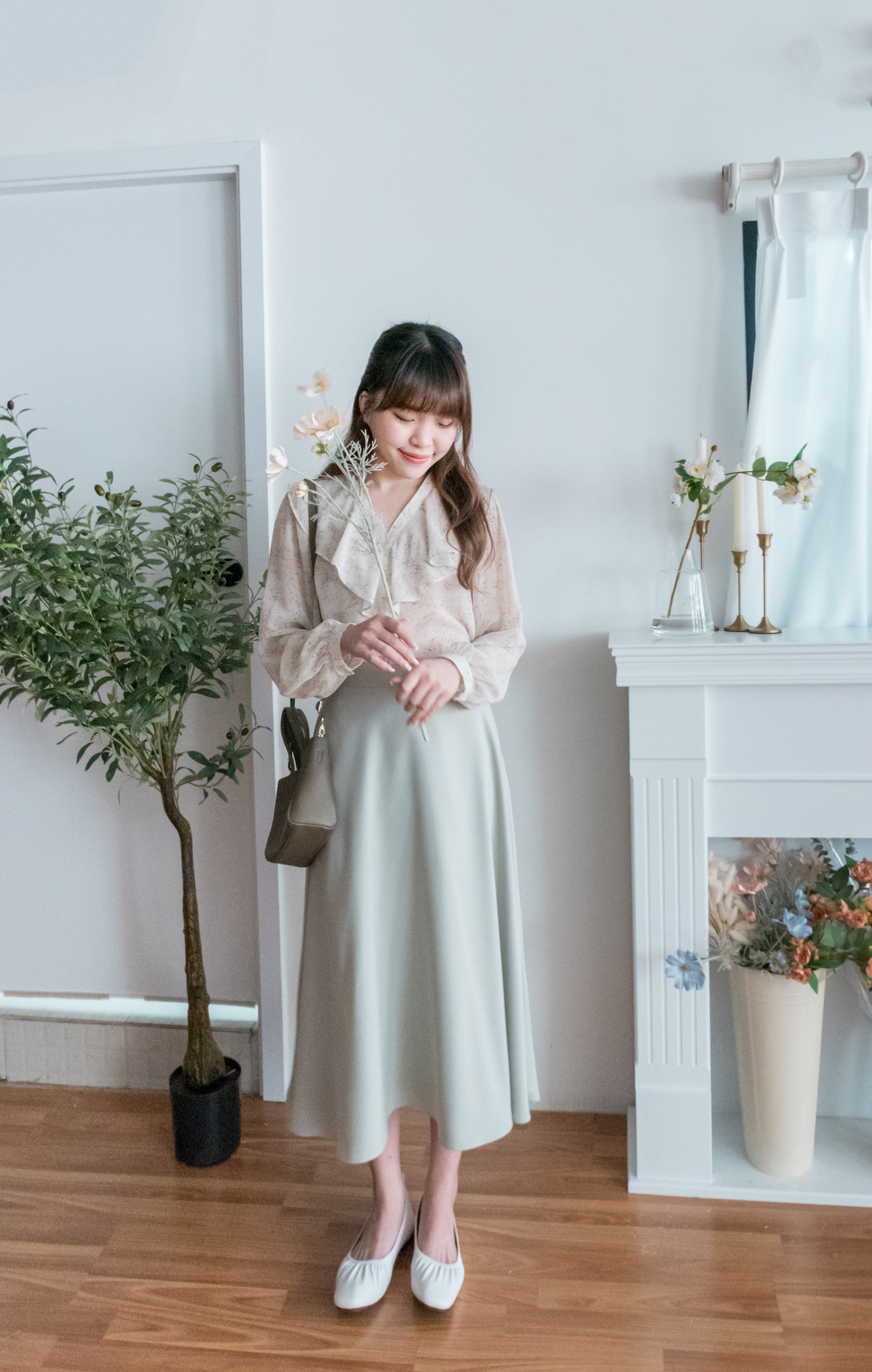 Silk Smooth 四色絲滑質料顯瘦傘形長裙, Skirt/ SK8673 (Ivory/black sold out)