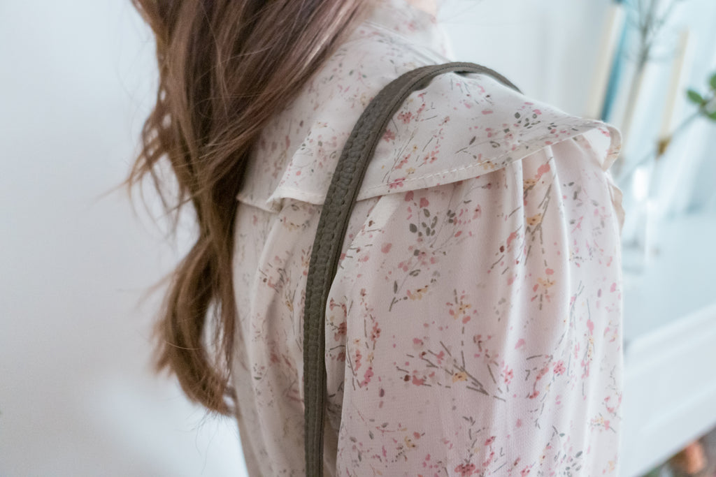 Ruffle Floral 氧氣感花枝飄飄領口, Blouse/ BU8890 (white sold out)
