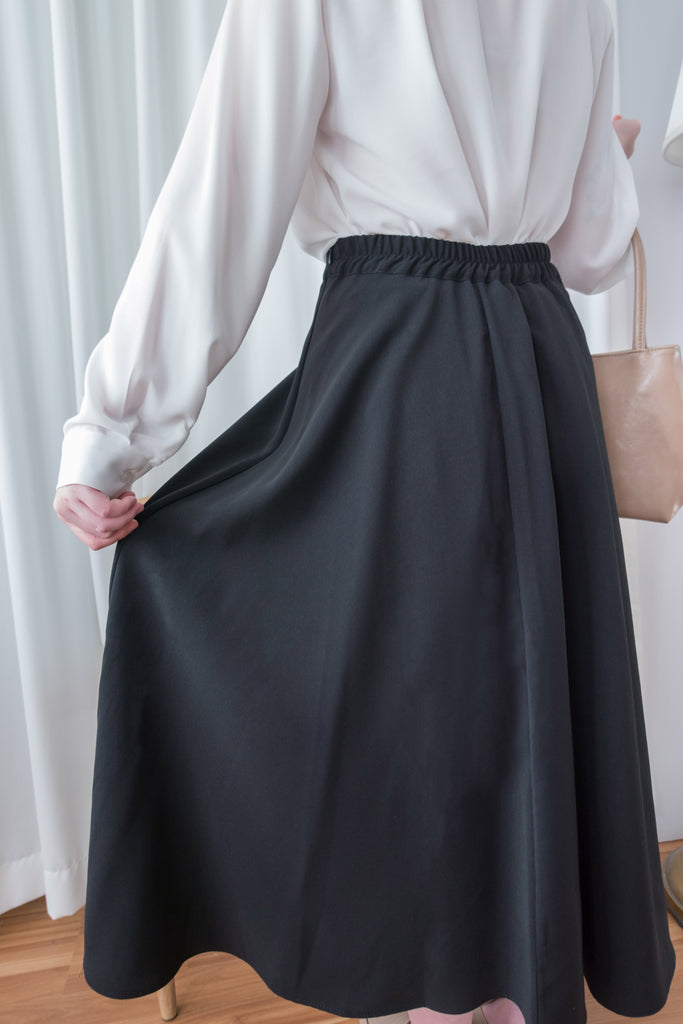 Silk Smooth 四色絲滑質料顯瘦傘形長裙, Skirt/ SK8673 (Ivory/black sold out)