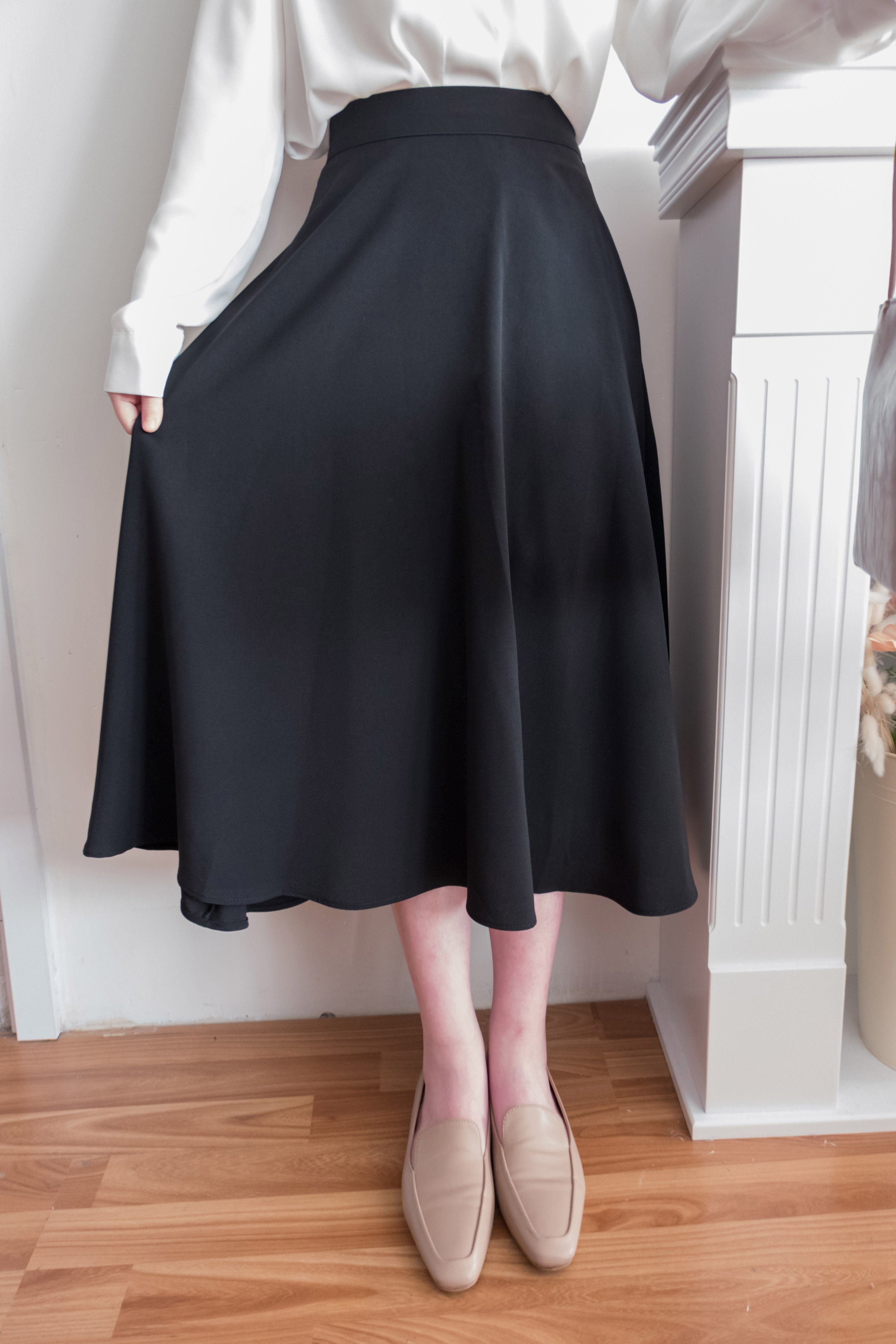 Silk Smooth 四色絲滑質料顯瘦傘形長裙, Skirt/ SK8673 (Ivory/black sold out)