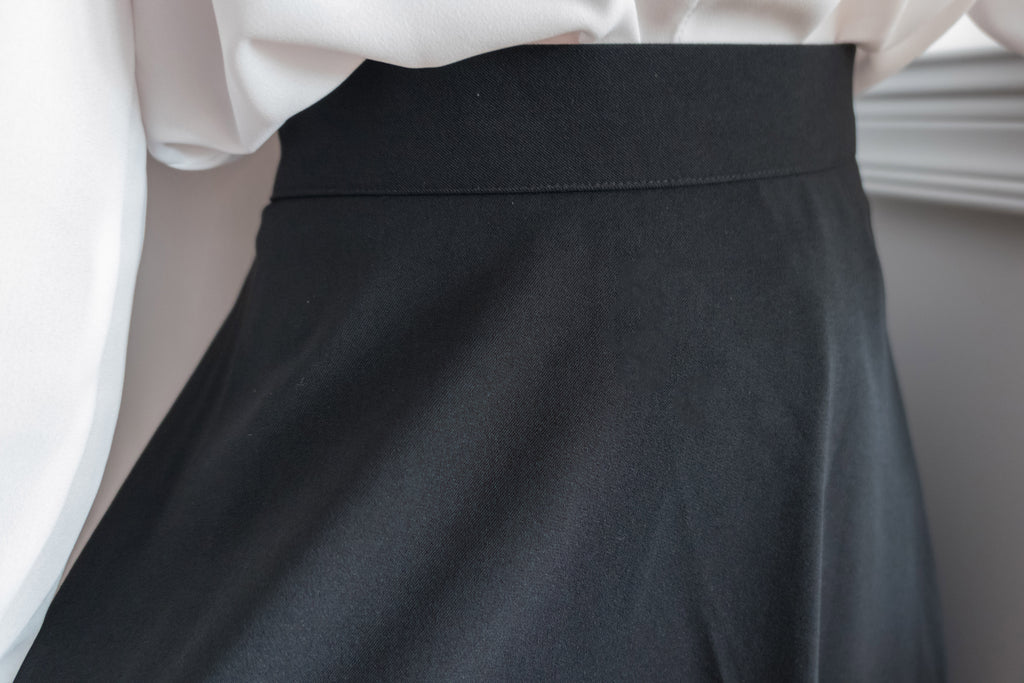 Silk Smooth 四色絲滑質料顯瘦傘形長裙, Skirt/ SK8673 (Ivory/black sold out)