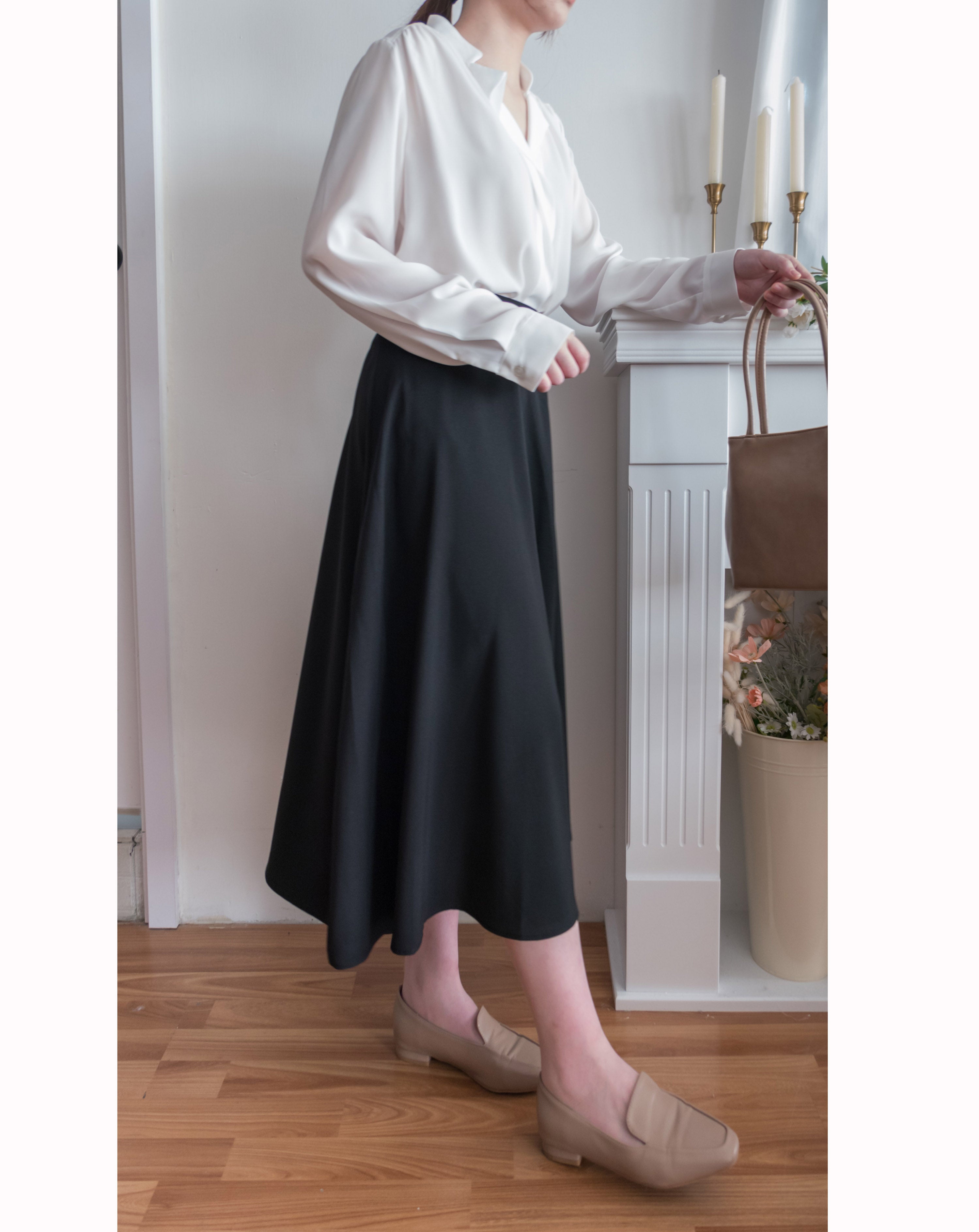 Silk Smooth 四色絲滑質料顯瘦傘形長裙, Skirt/ SK8673 (Ivory/black sold out)