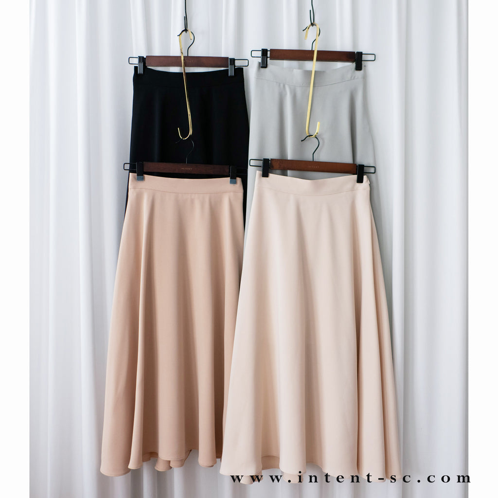 Silk Smooth 四色絲滑質料顯瘦傘形長裙, Skirt/ SK8673 (Ivory/black sold out)
