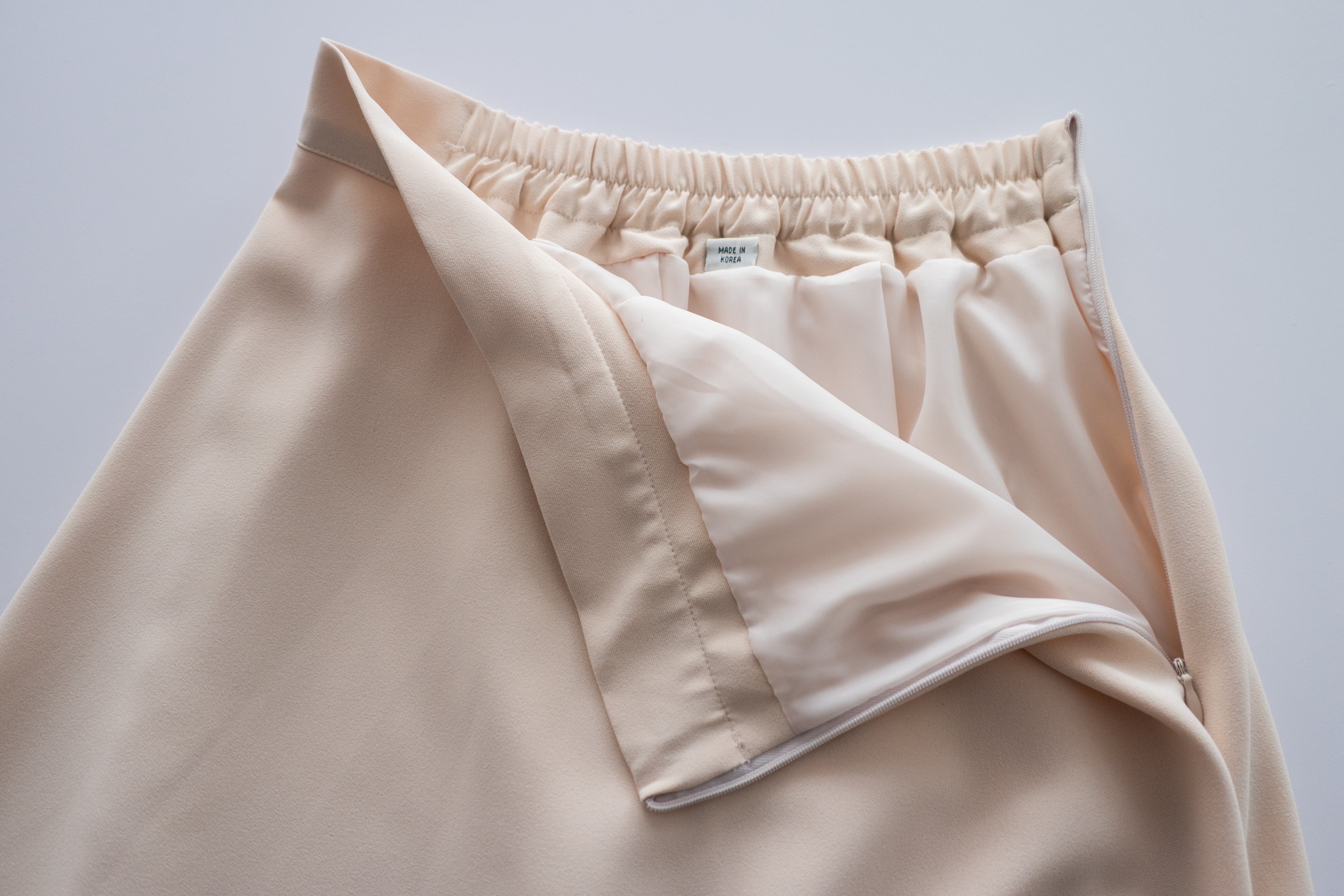 Silk Smooth 四色絲滑質料顯瘦傘形長裙, Skirt/ SK8673 (Ivory/black sold out)