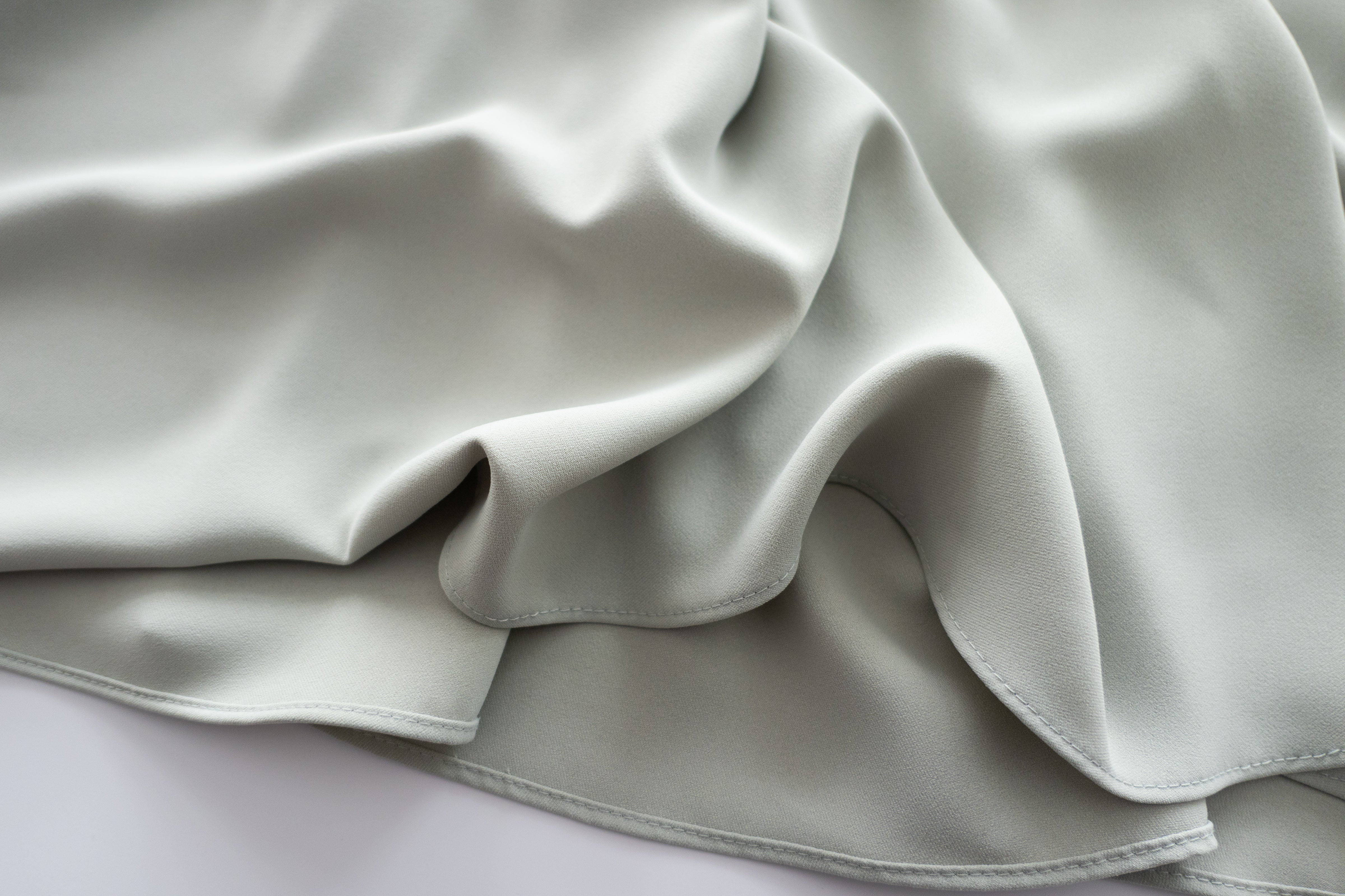 Silk Smooth 四色絲滑質料顯瘦傘形長裙, Skirt/ SK8673 (Ivory/black sold out)