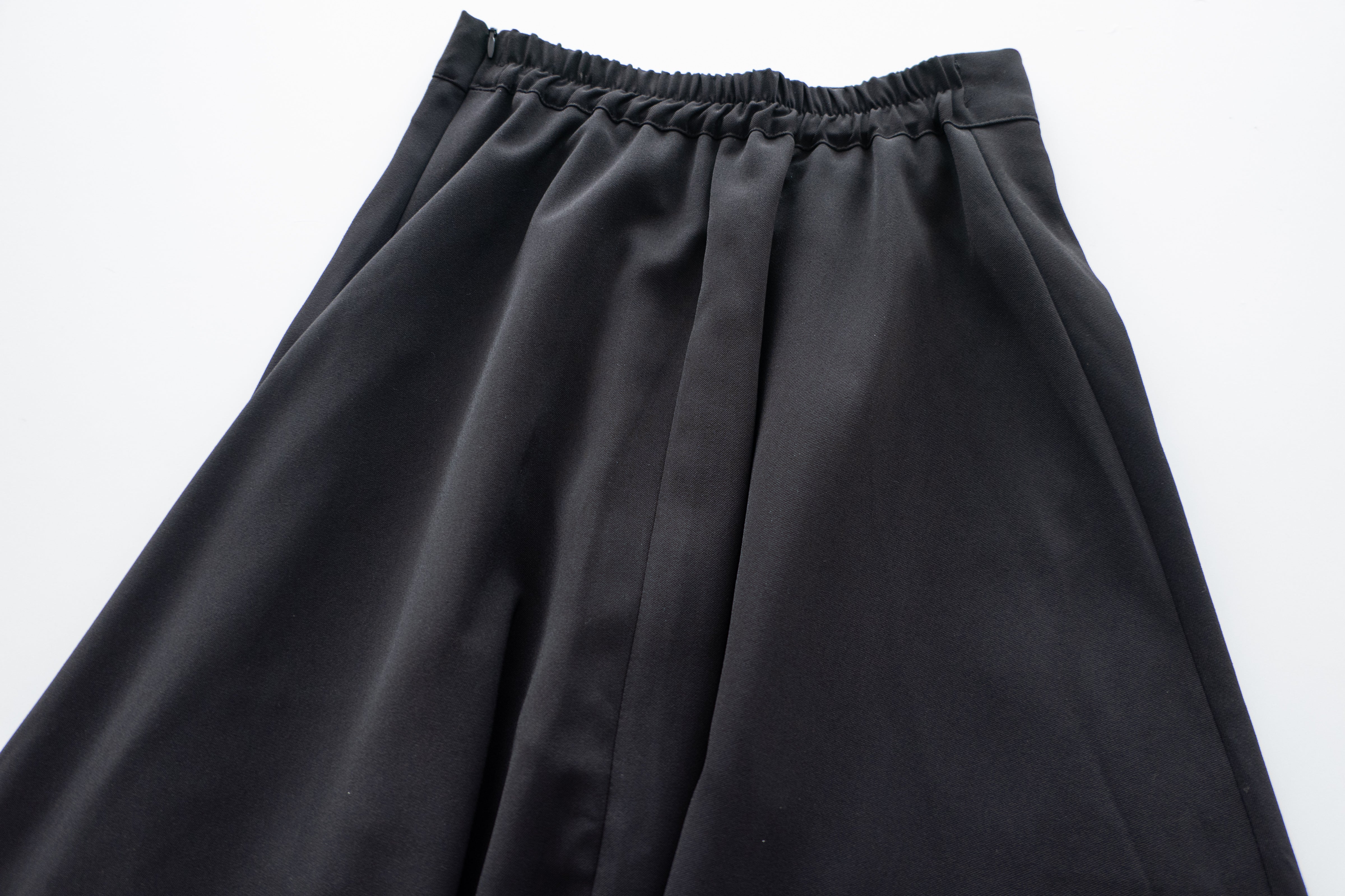 Silk Smooth 四色絲滑質料顯瘦傘形長裙, Skirt/ SK8673 (Ivory/black sold out)